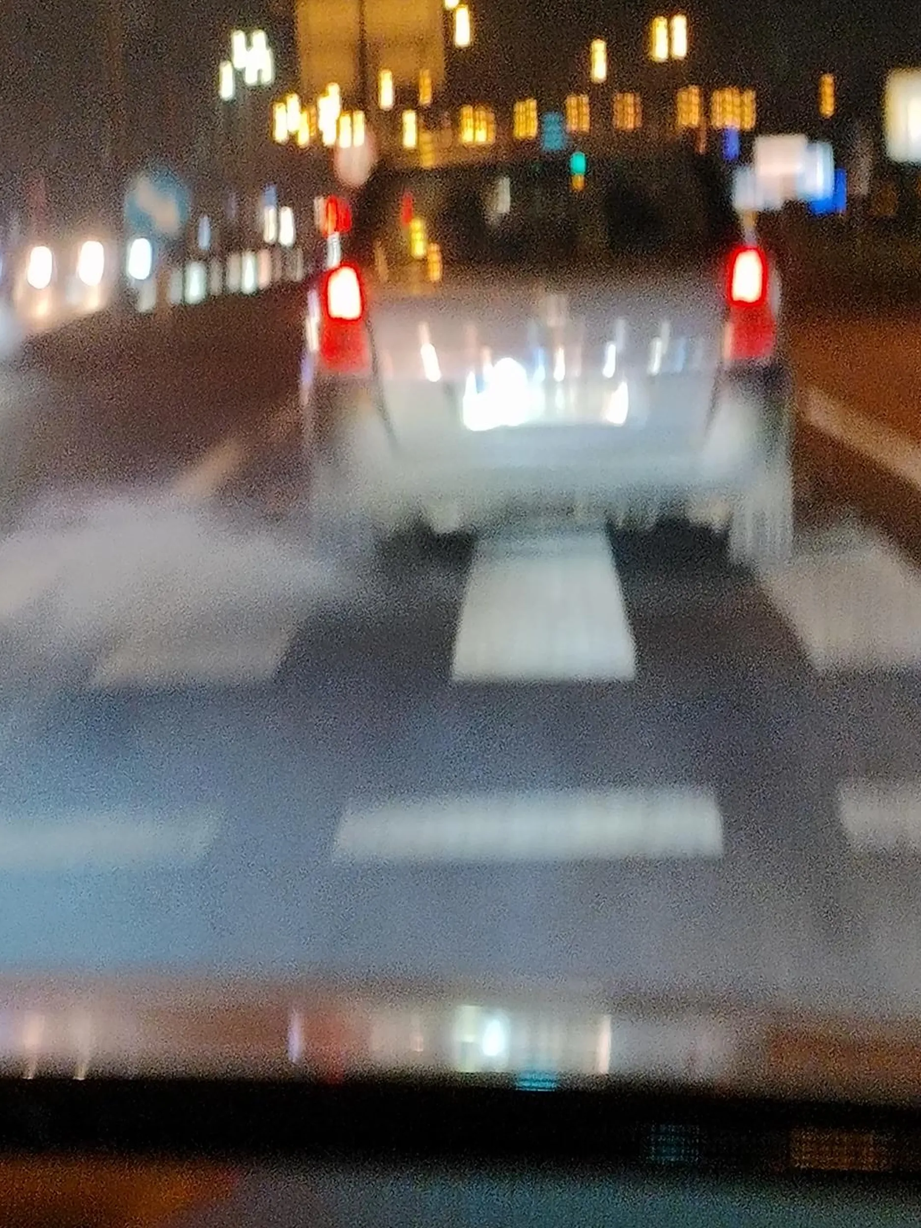 Ty jeździsz na starym oleju z Maka? Weź ogarnij tego śmierdziela i nie truj innych ludzi. Nie da się jechać za Tobą taka chmura syfu.