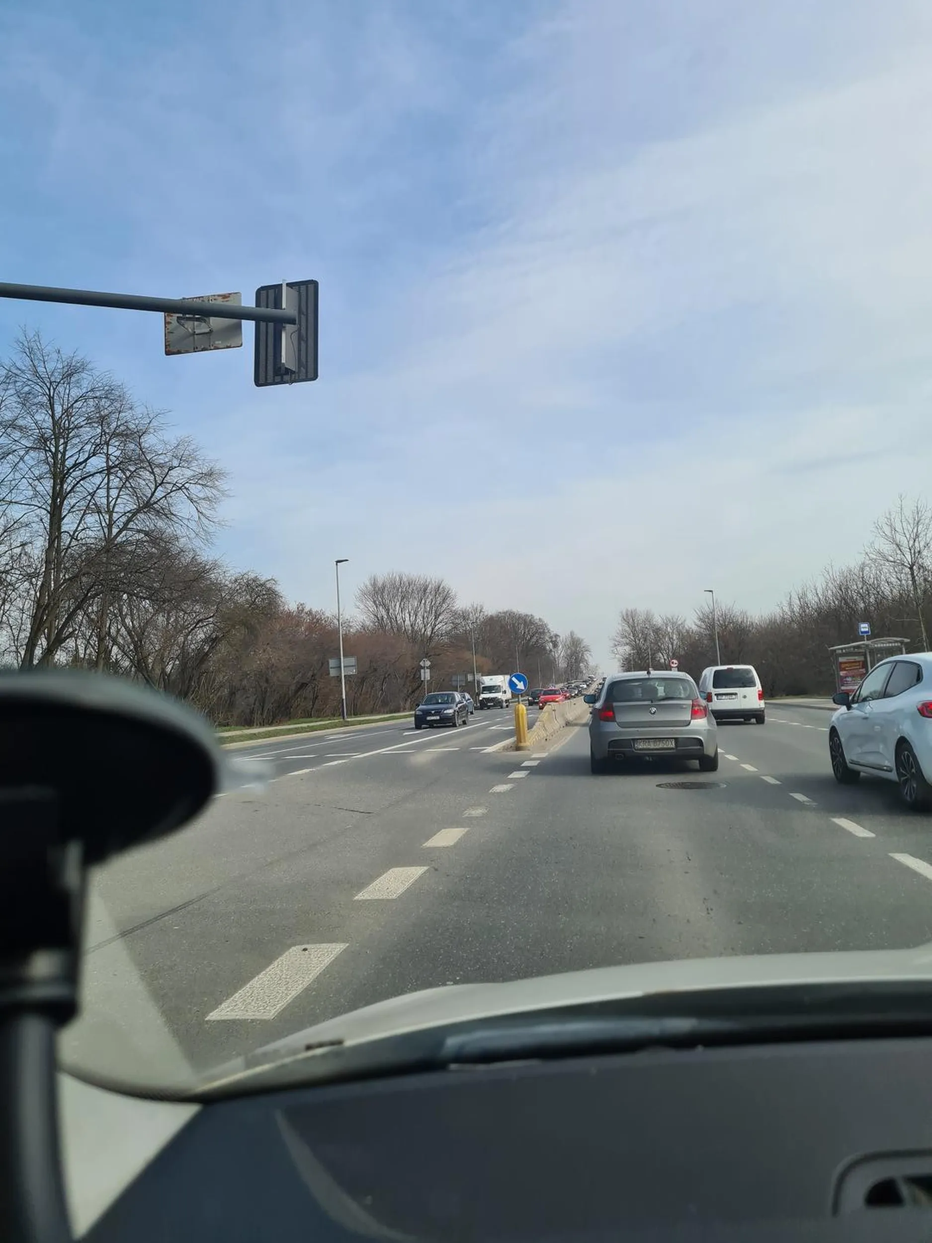 Kierowca wymusza pierwszeństwo