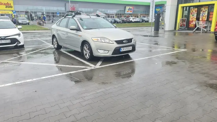 Co będę daleko parkował skoro pada ?