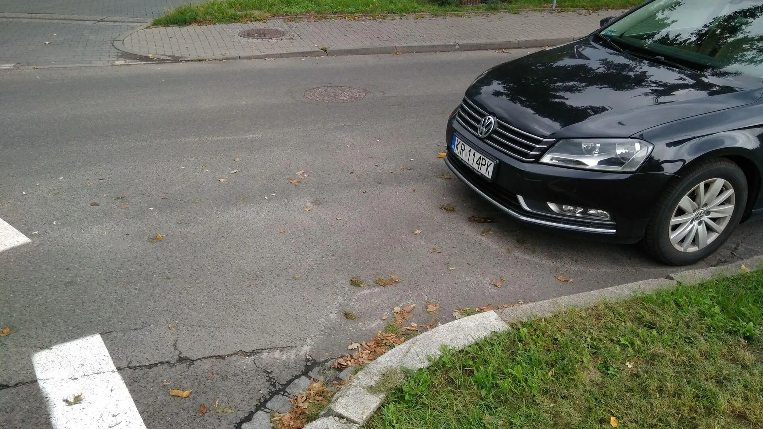 Parkowanie za blisko skrzyżowania.