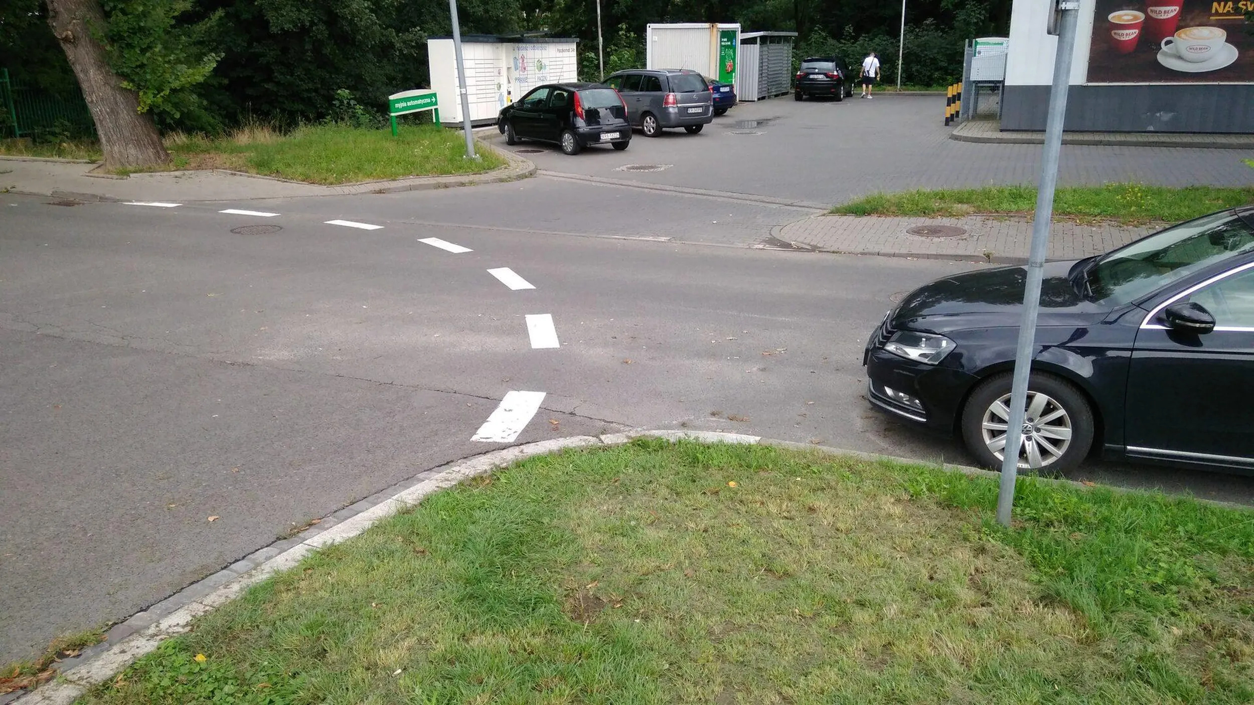 Parkowanie za blisko skrzyżowania.