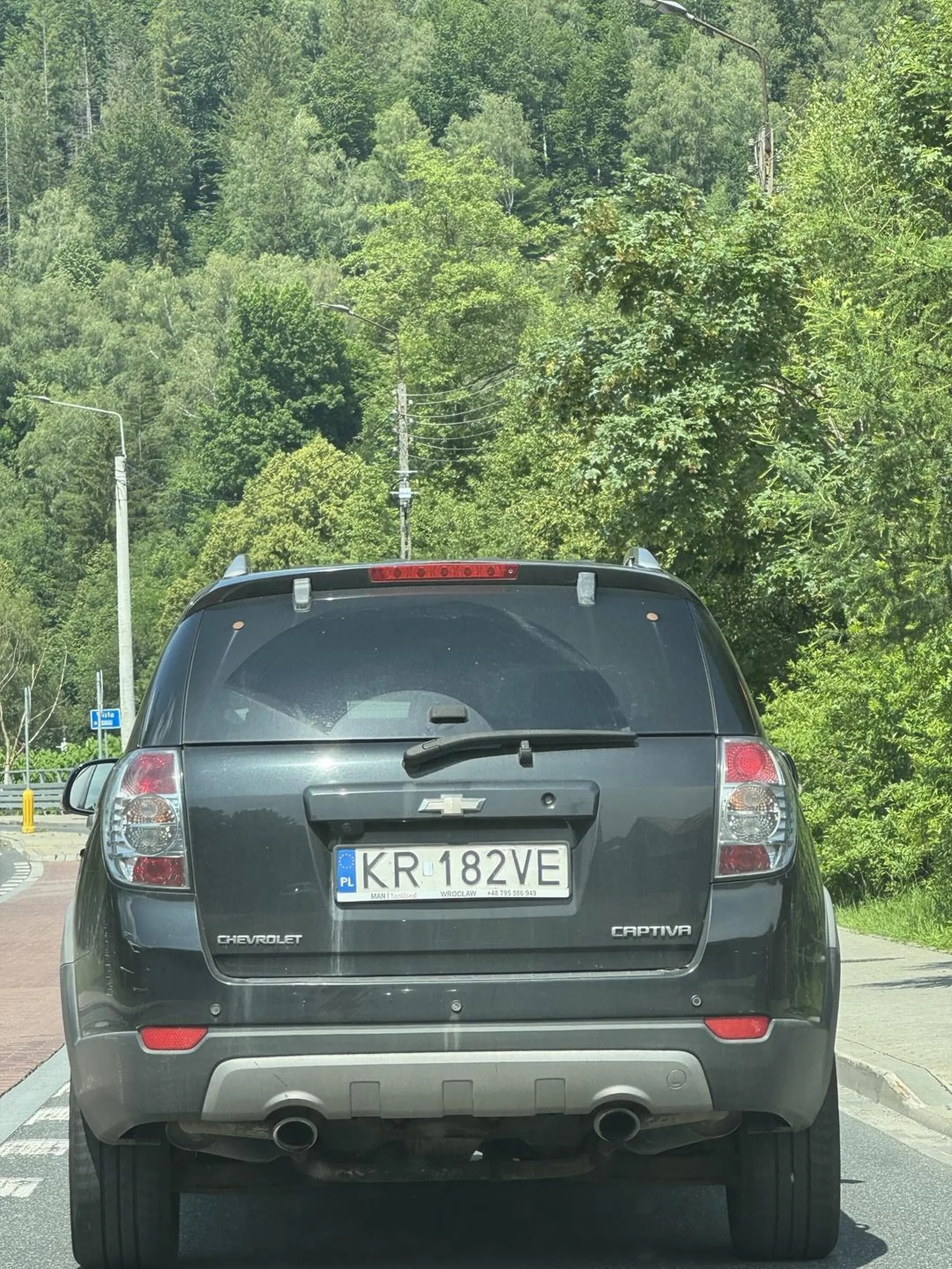 Brak świateł stop z tyłu, chaotyczne hamuje, przy czym może doprowadzić do kolizji ..