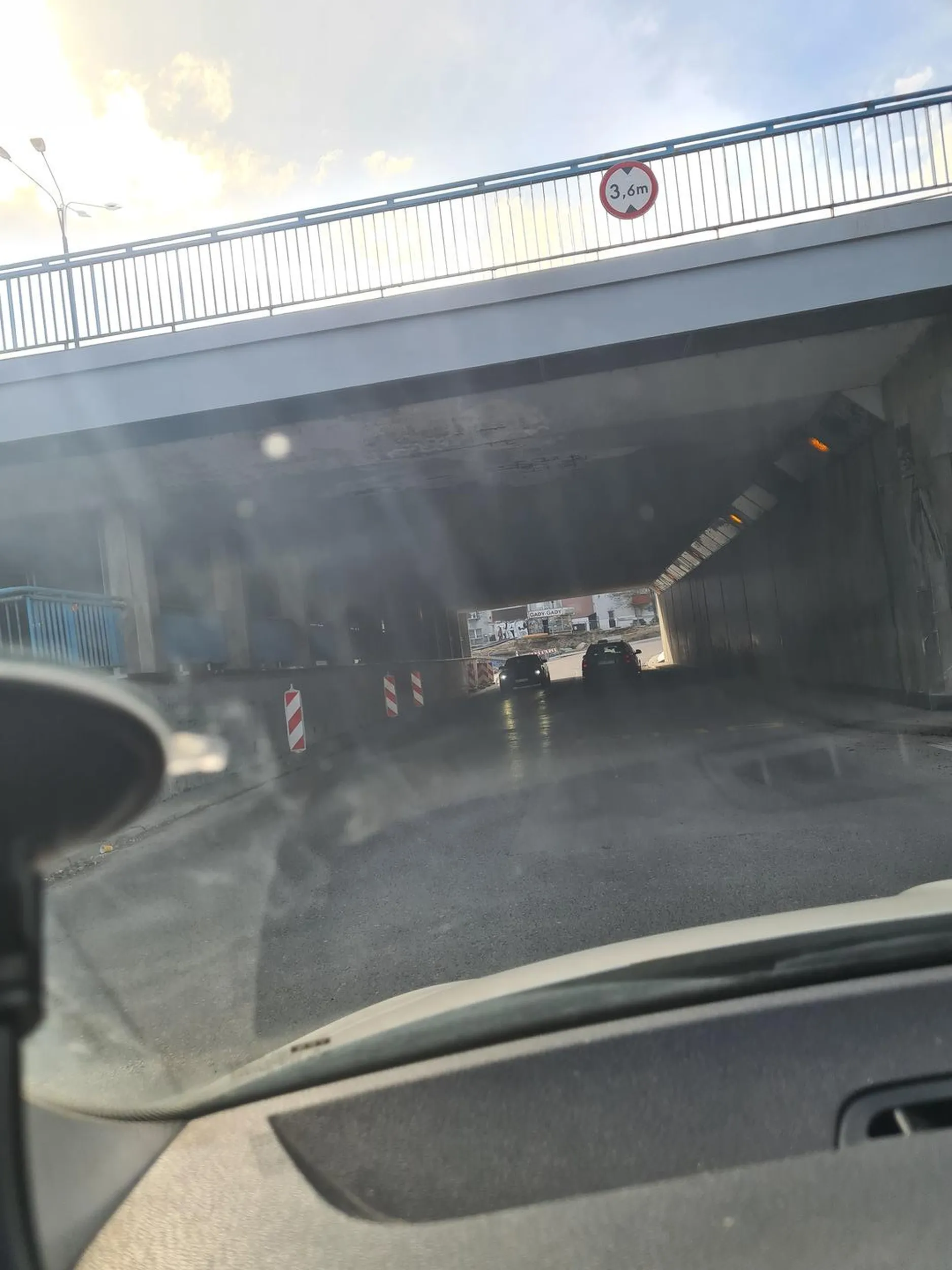 Kierowca wymusza pierwszeństwo