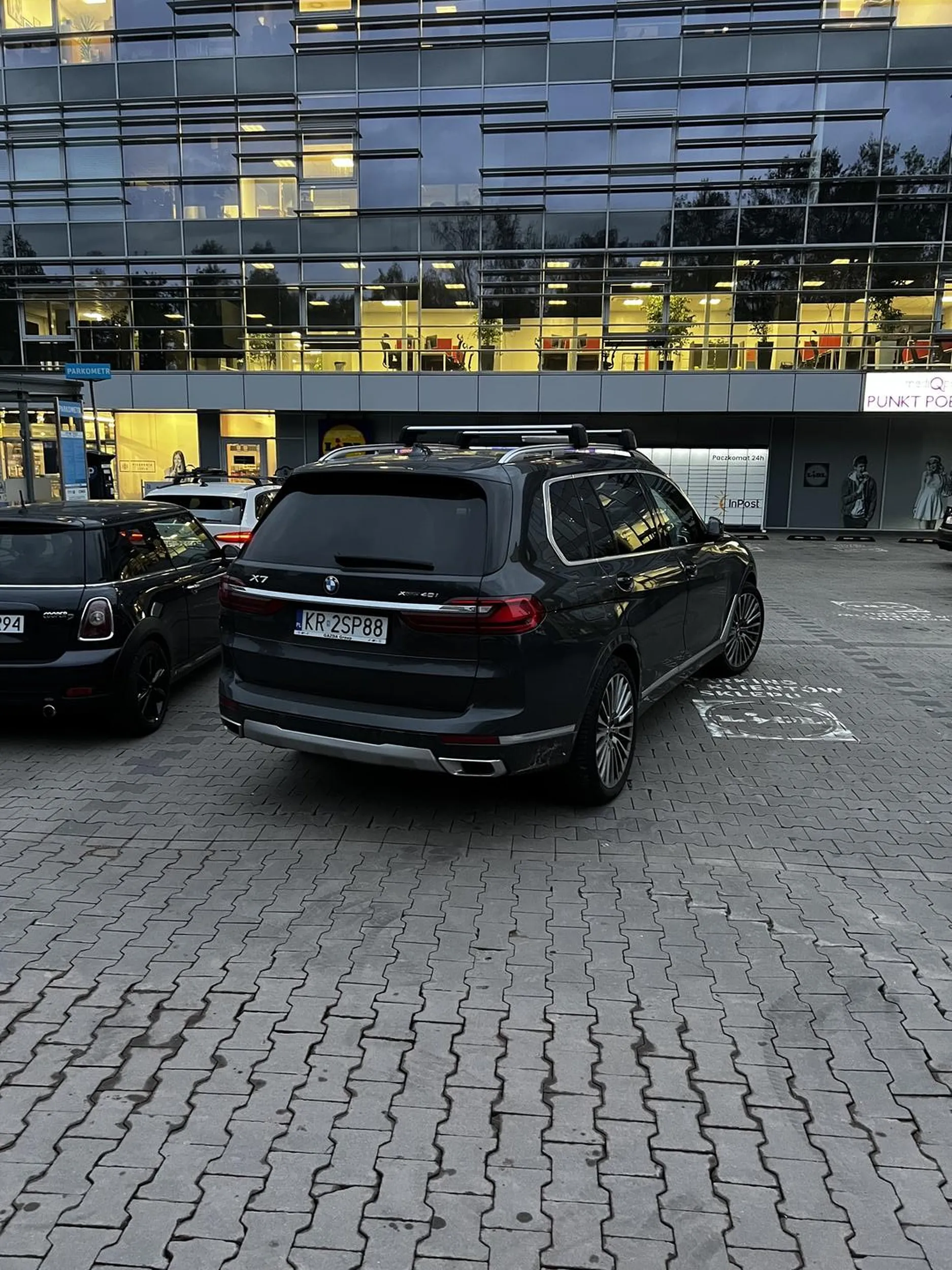 Przygłup nie potrafi żyć z innymi w społeczeństwie.