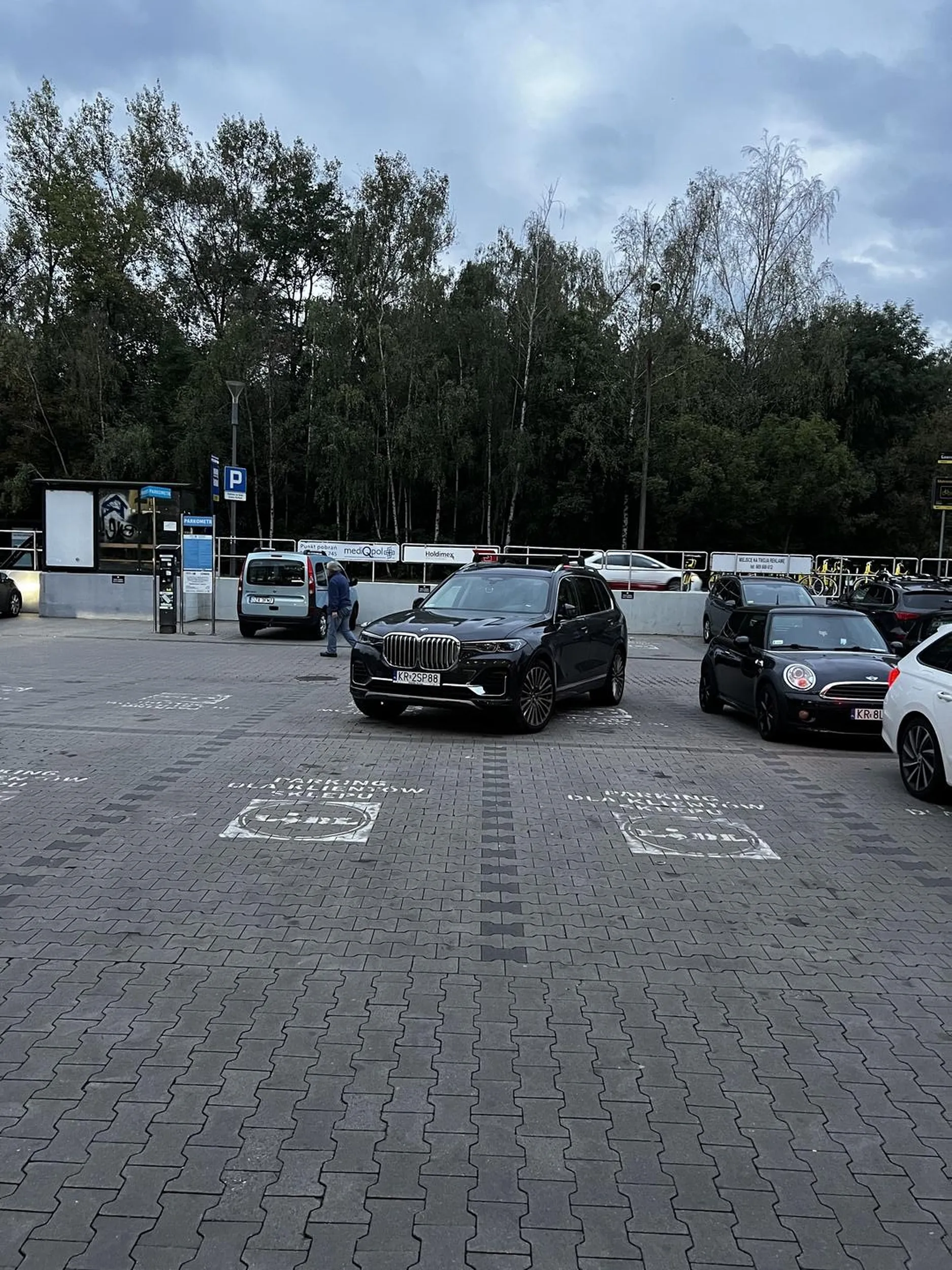 Przygłup nie potrafi żyć z innymi w społeczeństwie.