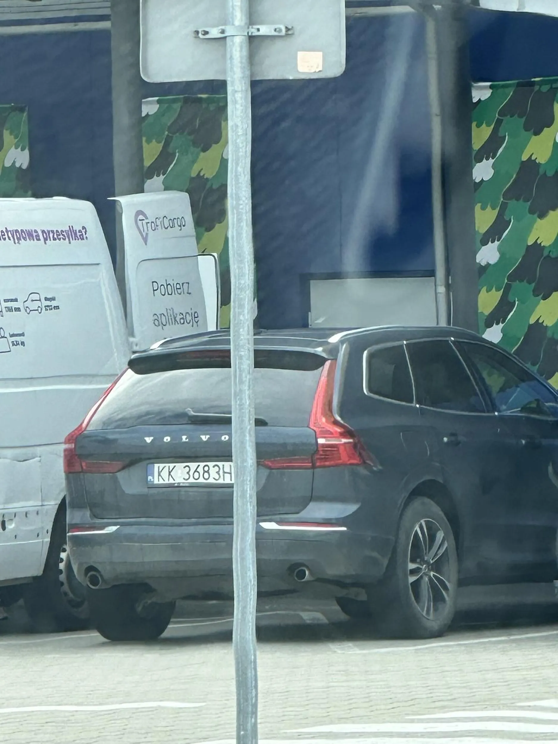 Parking „na czas załadunku” Ikea Kraków, zdążyłem zrobić zakupy a tu dalej nikt nie przyszedł „załadować” samochód