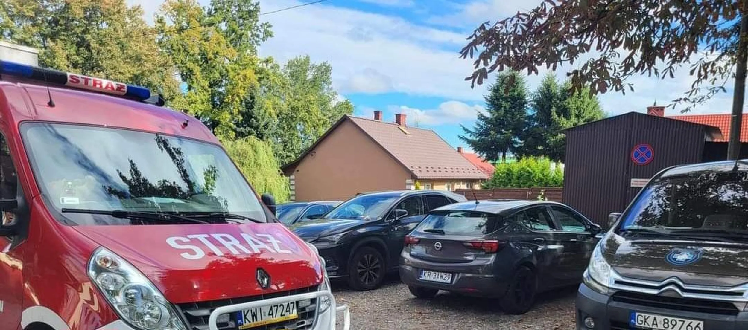 Zatawia garaż i utrudnia pracę strażaków !!!