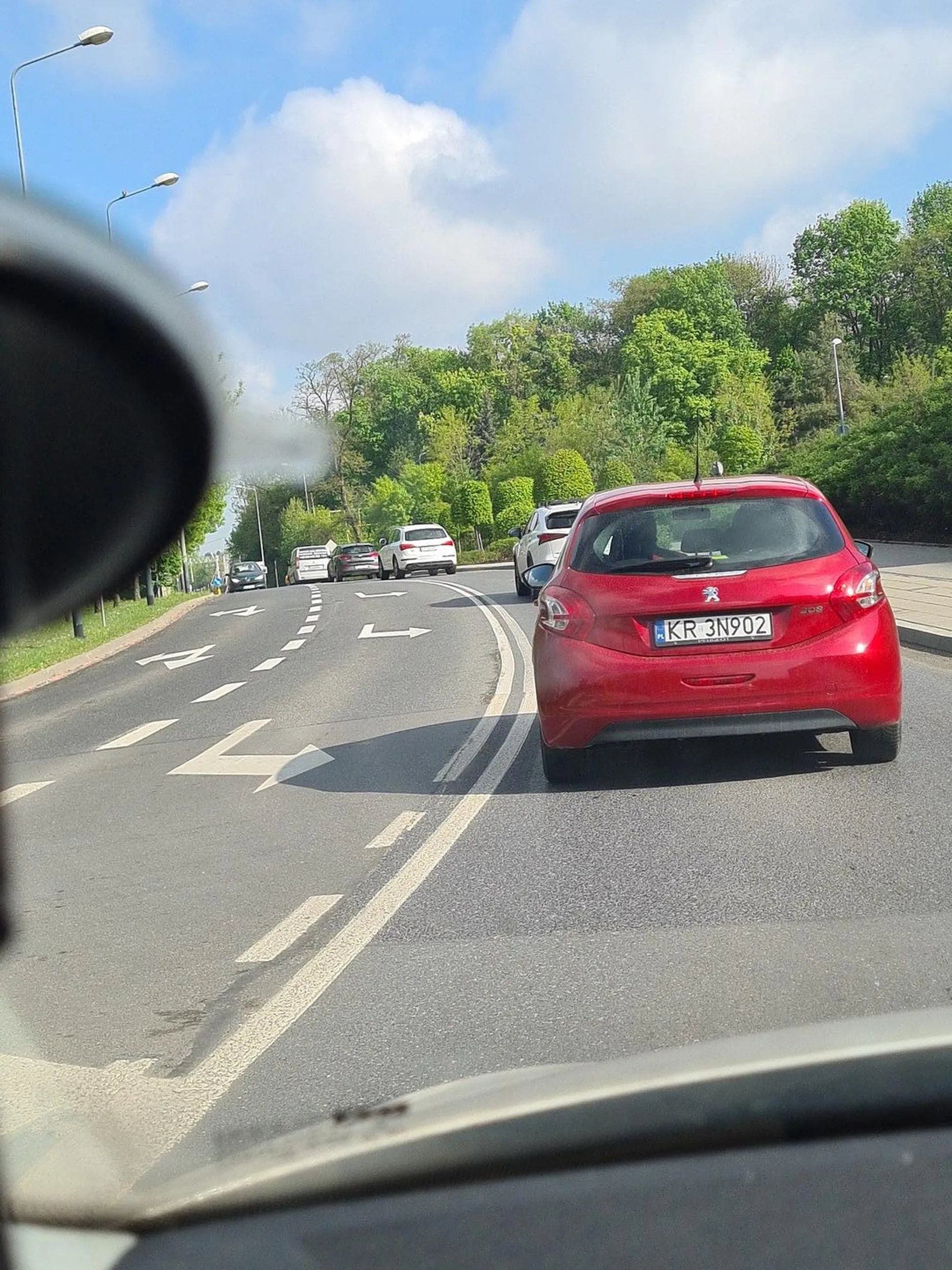 Kierowca wymusza pierwszeństwo