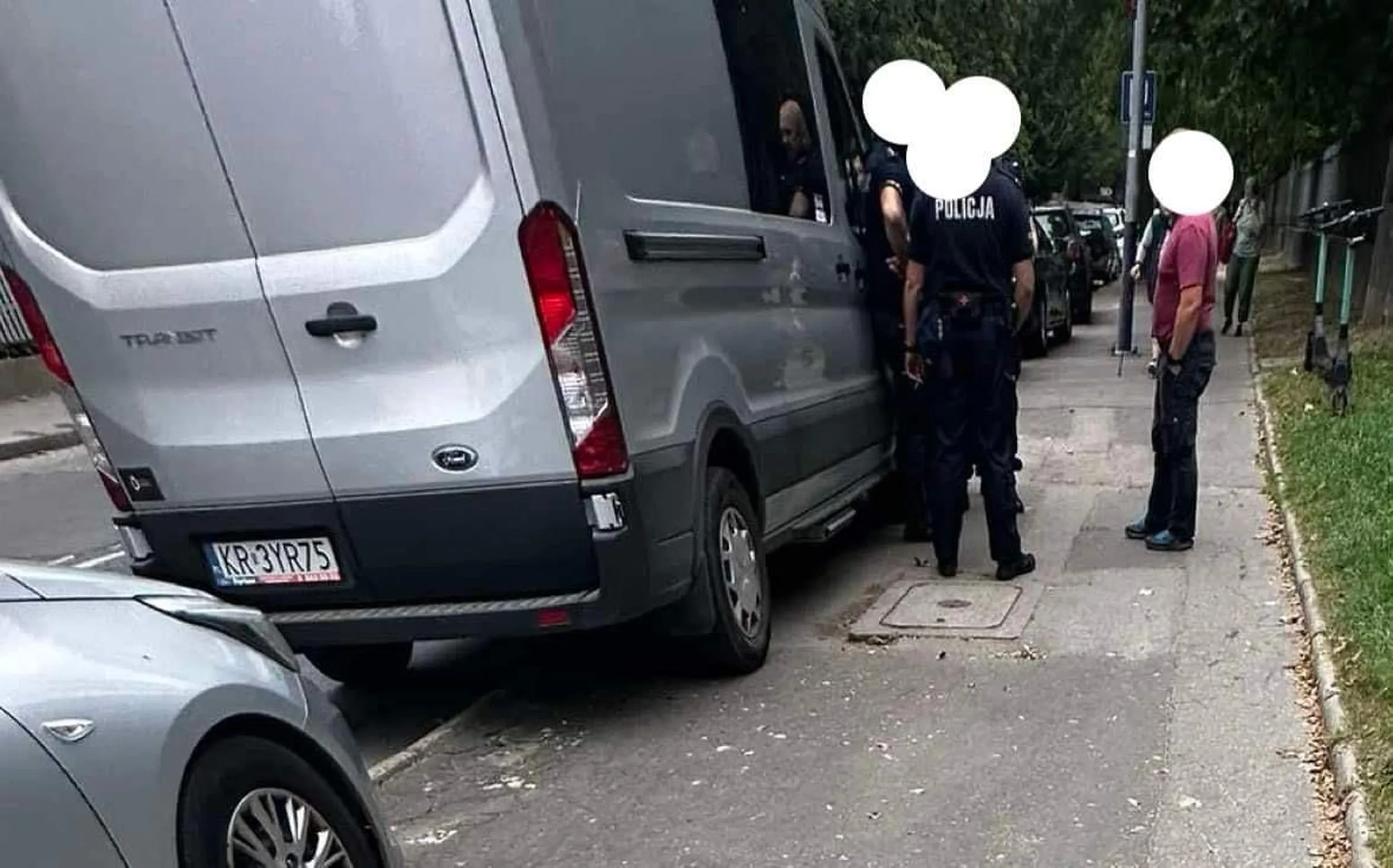 Uwaga, nieoznakowany radiowóz