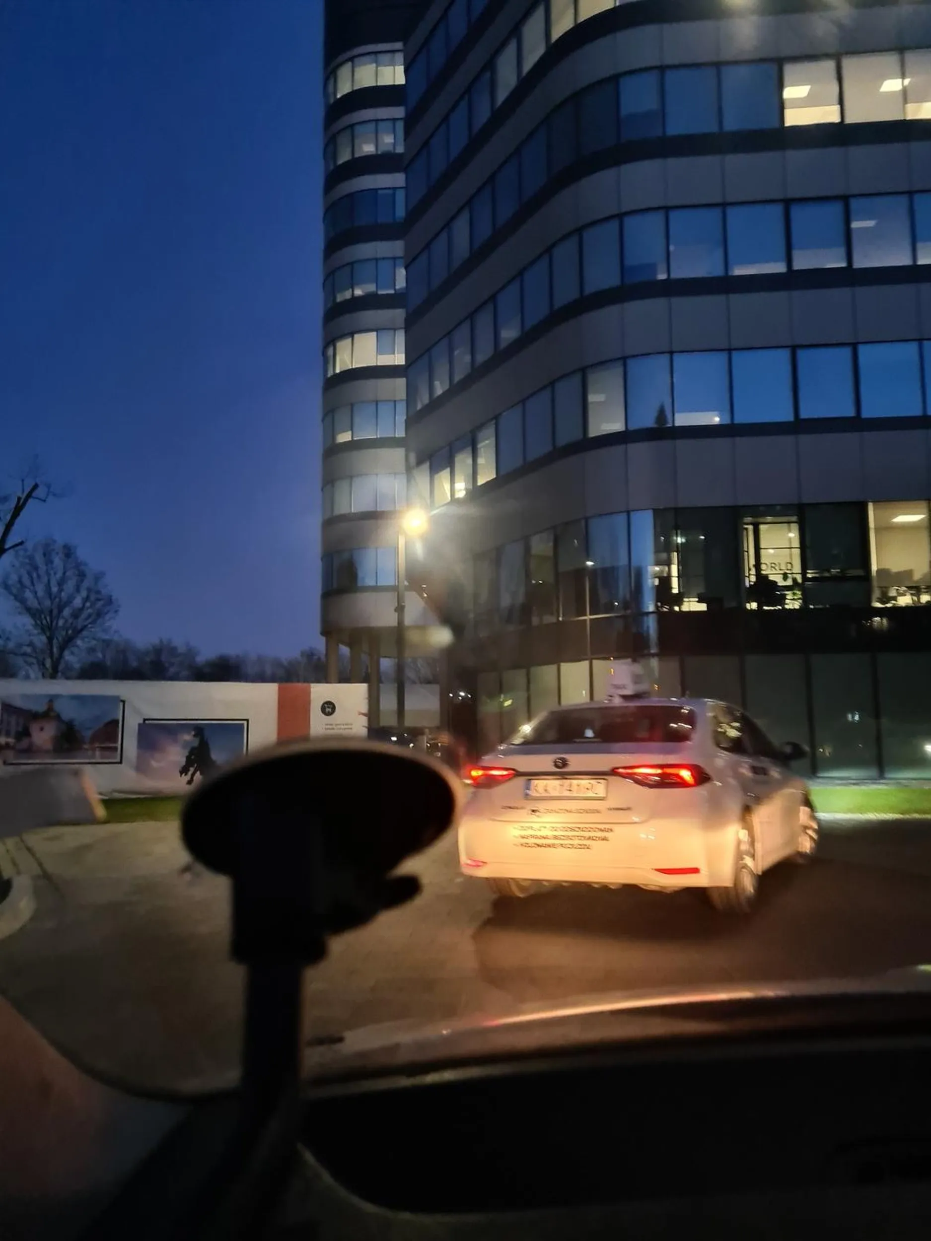 Kierowca wymusza pierwszeństwo