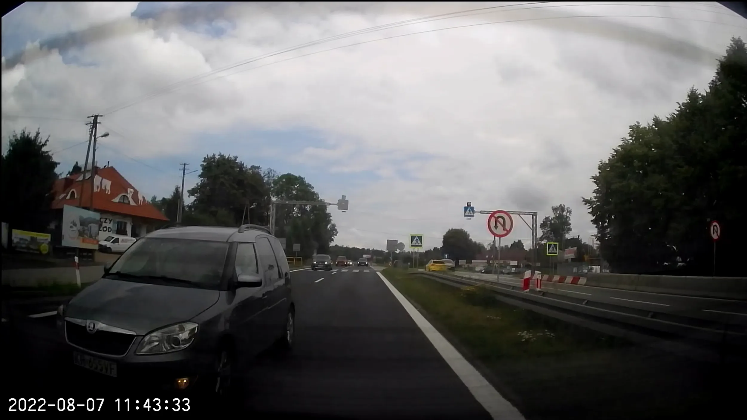 Też miałem z nim akcję - tak siadł na zderzak na Zakopiance, że jakbym tylko delikatnie dotknął hamulec, to miałbym go w bagażniku...