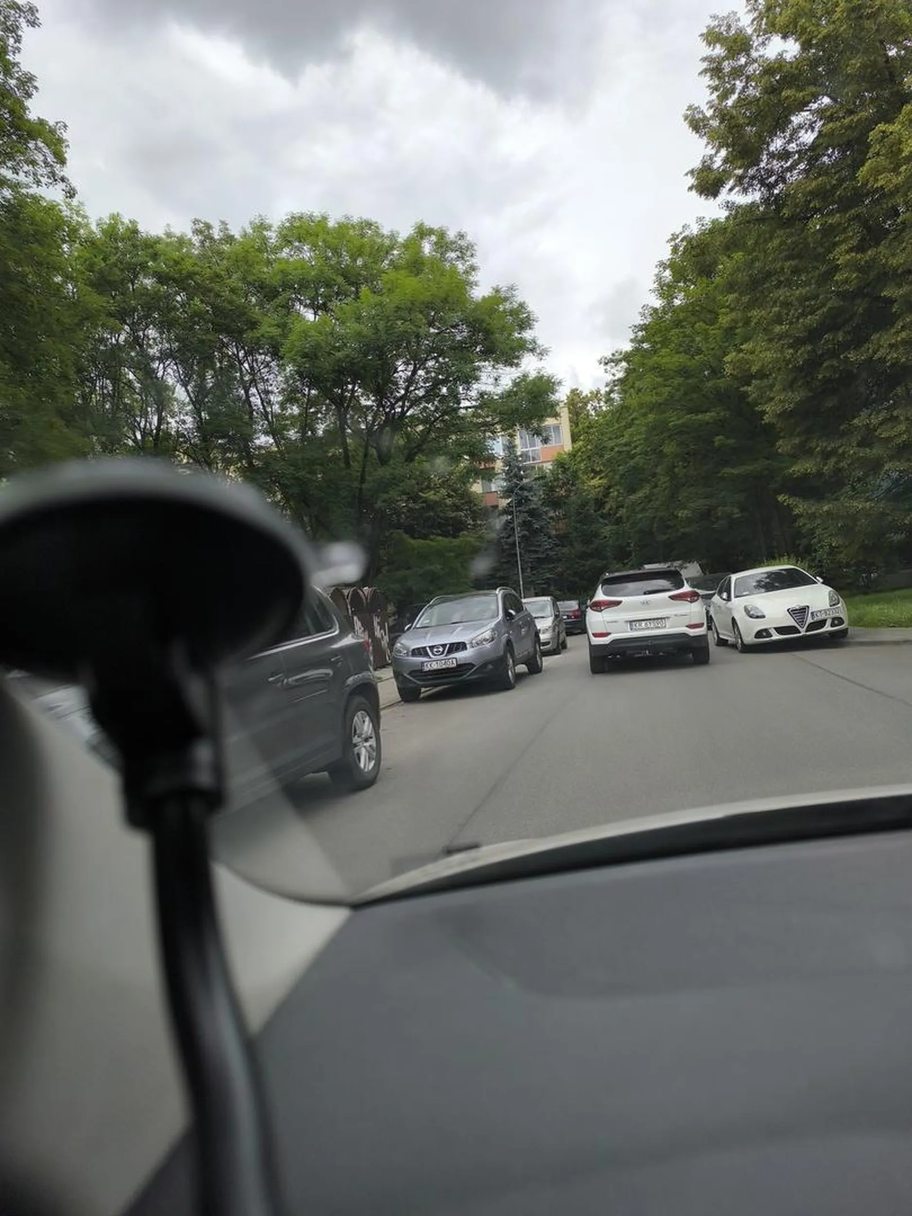 Kierowca wymusza pierwszeństwo