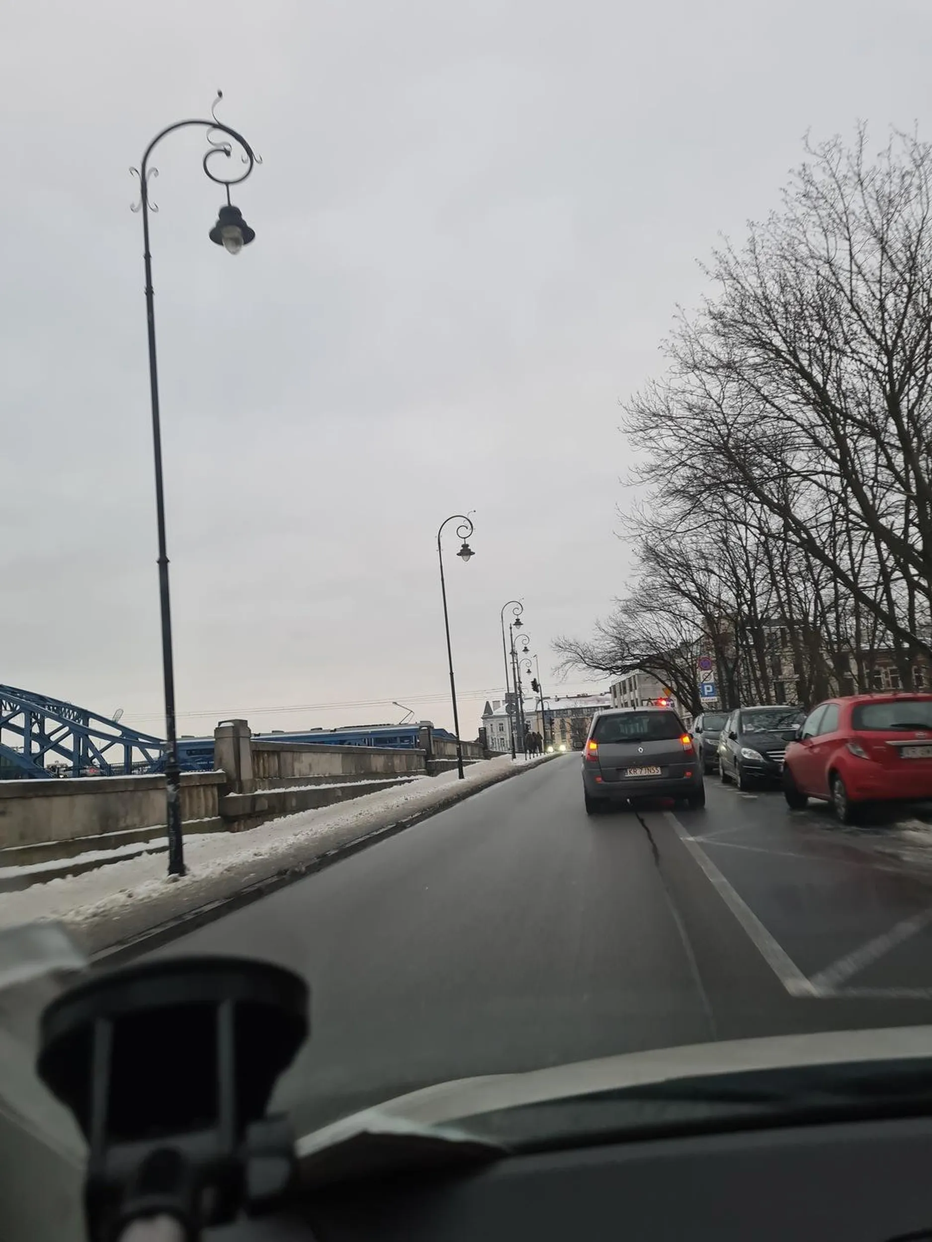 Kierowca wymusza pierwszeństwo