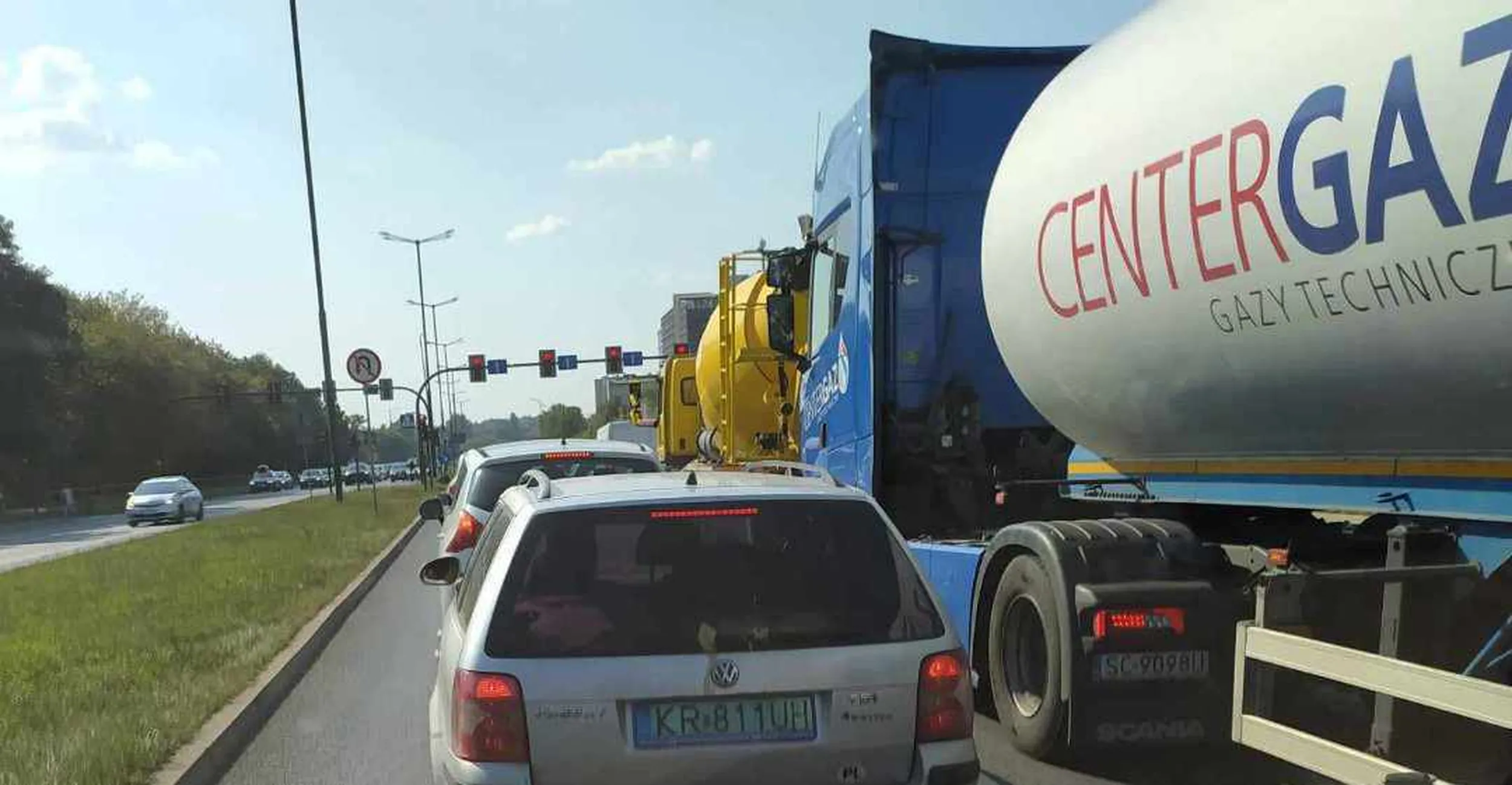 Auto zbyte w czerwcu 2022r. Jeżdzi po ulicach Krakowa bez pt i oc!!!