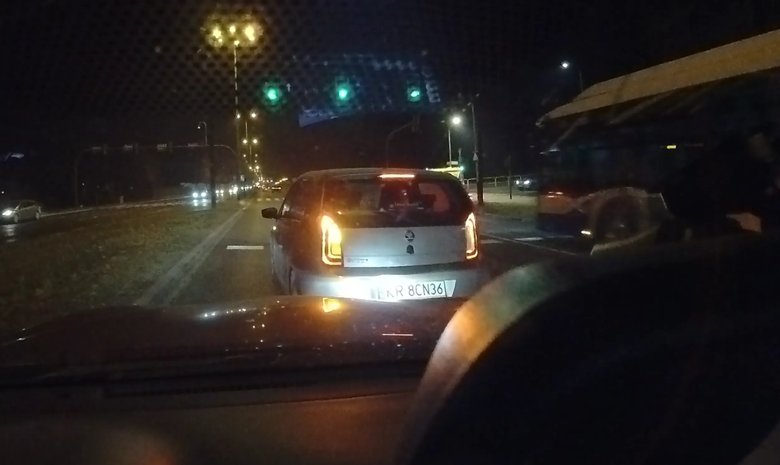 Prostytutka ze skody wymusza kolizje, zgłoszone na policję