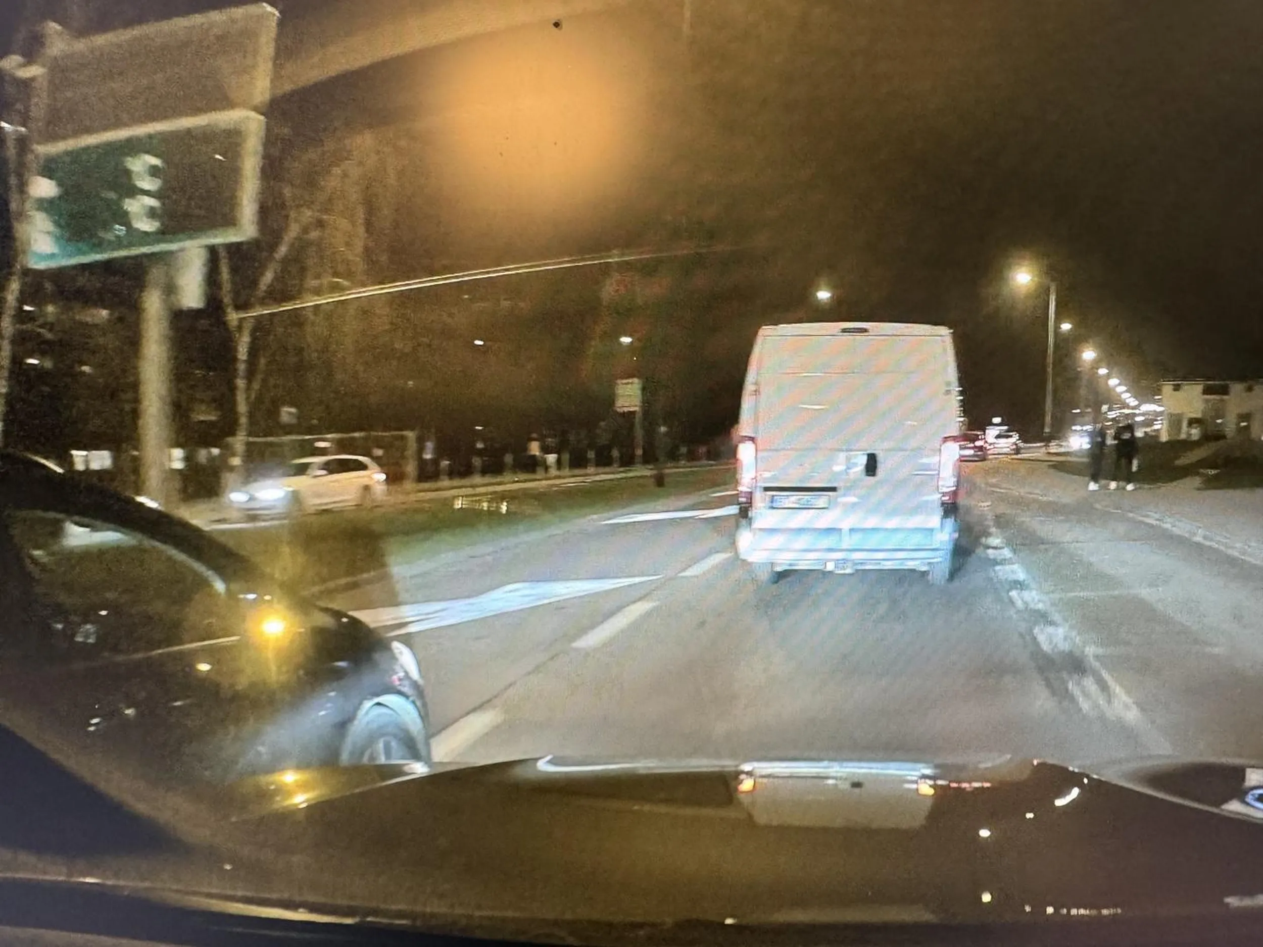 Radze by sie Pani wybrala ponownie na kurs prawa jazdy. Gdyby nie moj refleks i pusta zatoka to bysmy mieli rozbite auta.