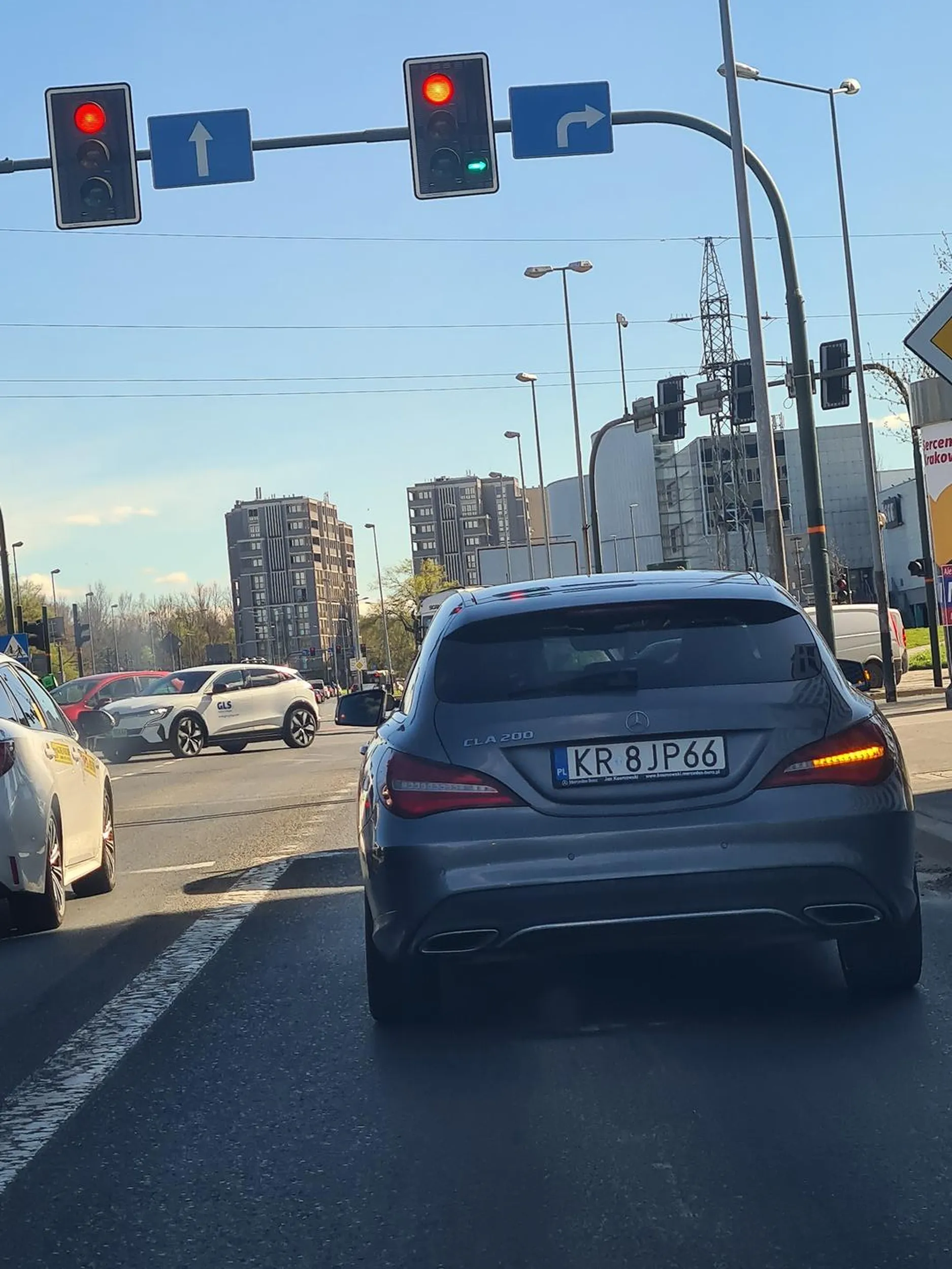 Kierowca wymusza pierwszeństwo