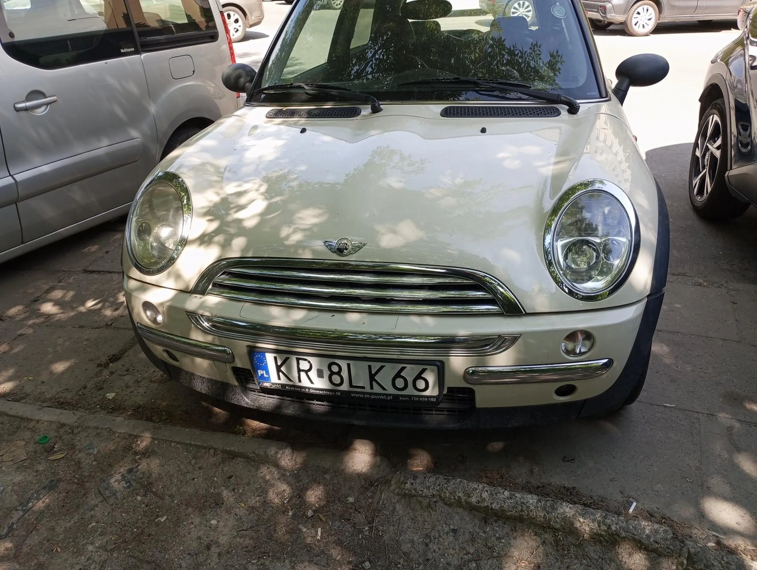 Jeśli widzisz że auto ci wyje od godzin to zrób to z tym. Nie jesteś na osiedlu tylko pod szpitalem tego dnia (05/05/2024l . I wszyscy pacjenci mają dosyć a nikt siły z tym zrobić. Sprawa a zakłócenie porządku zgłoszona. Jak auto ma problem to się naprawia