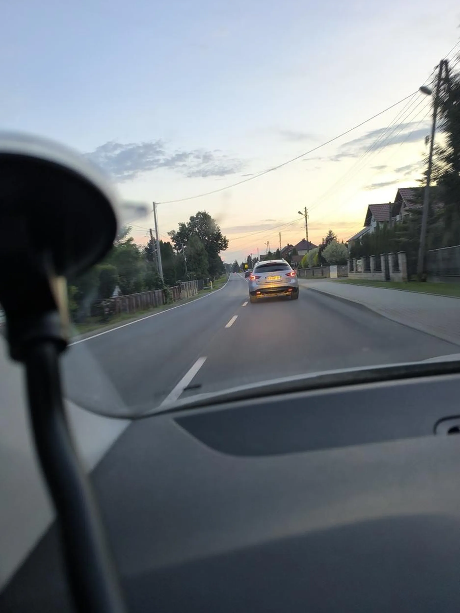 Kierowca spowalnia sztucznie ruch