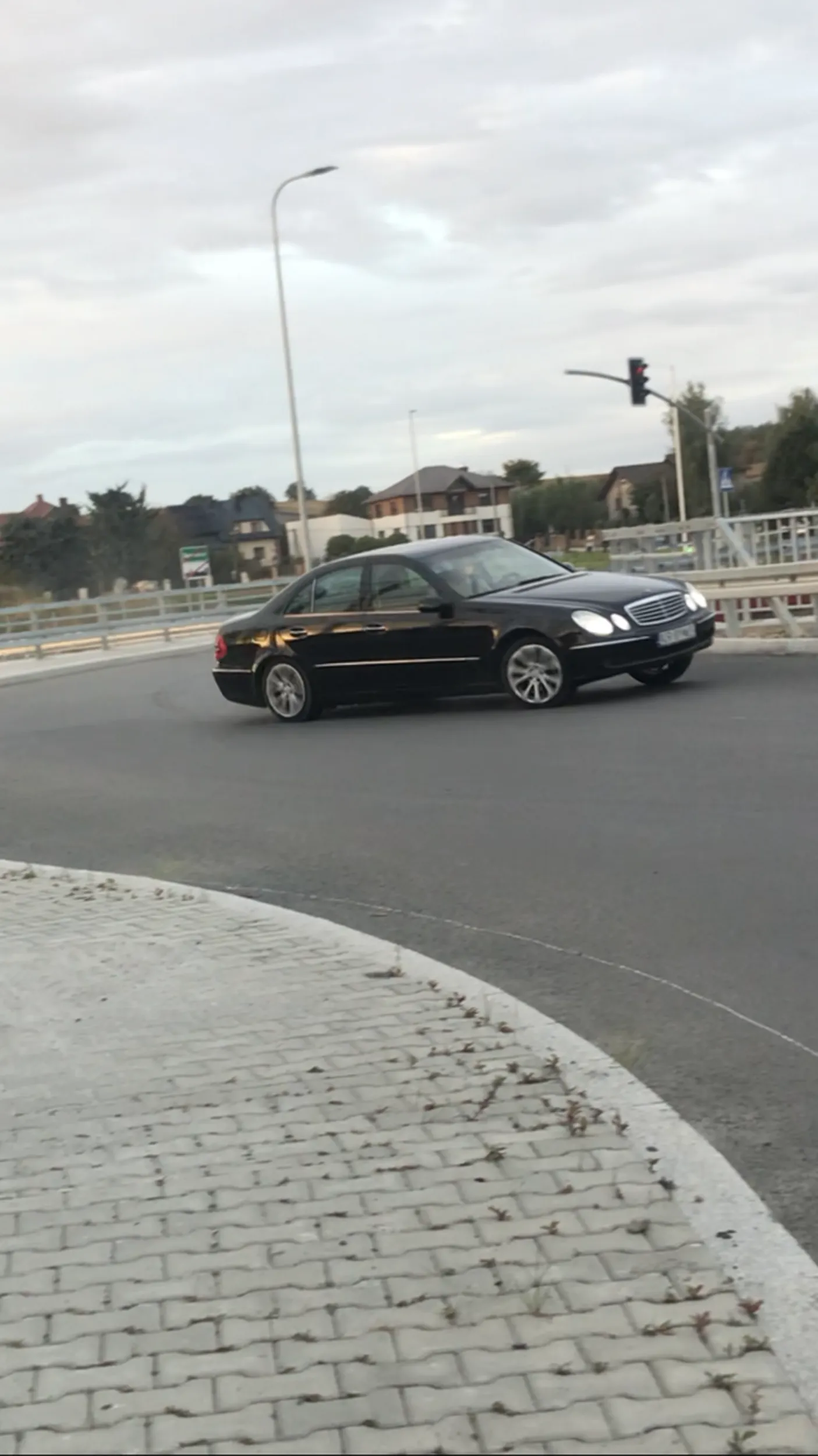 pozdro dla wariata który wydupcyl w rondo na batowicach