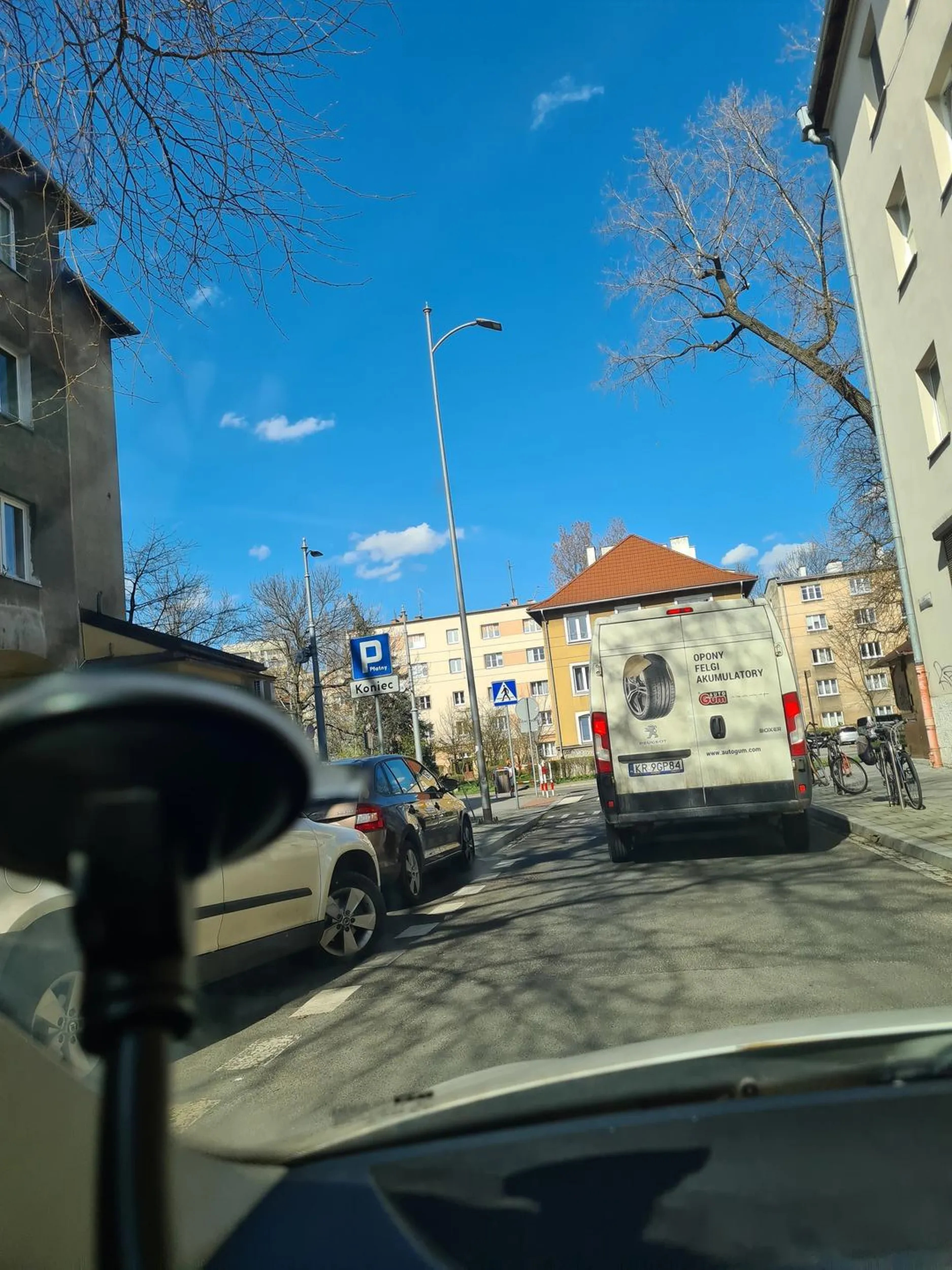 Kierowca wymusza pierwszeństwo