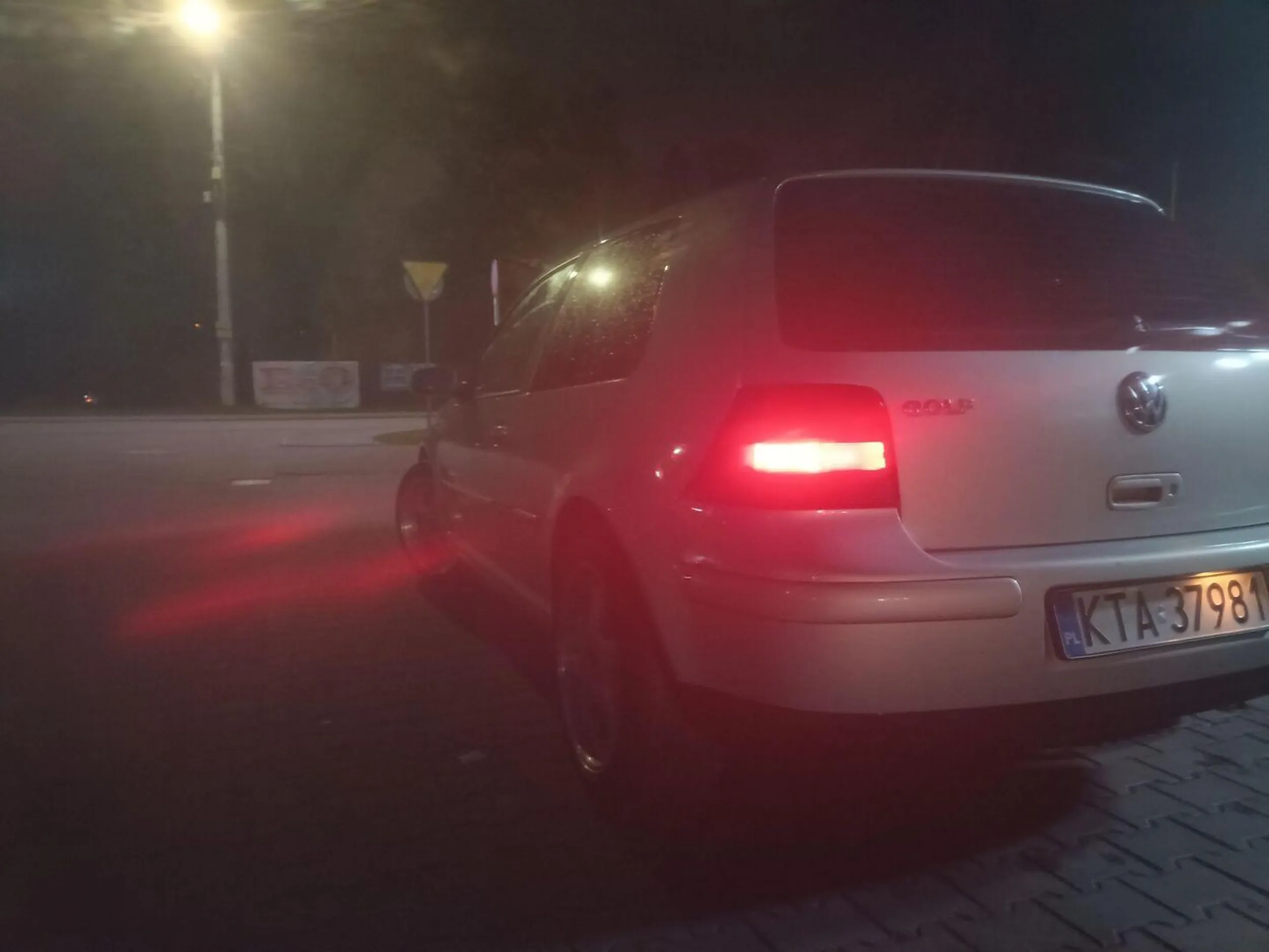 To jakiś demon w tym gulfie siedzi, jechałem sobie spokojnie moim daewoo matrixem, i nagle mnie wyprzedził na podwójnej ciągłej (prawie urwał mi lusterko) nie można zaprzeczyć brawury kierowcy jako iż sytuacja miała miejsce o 3 nad ranem