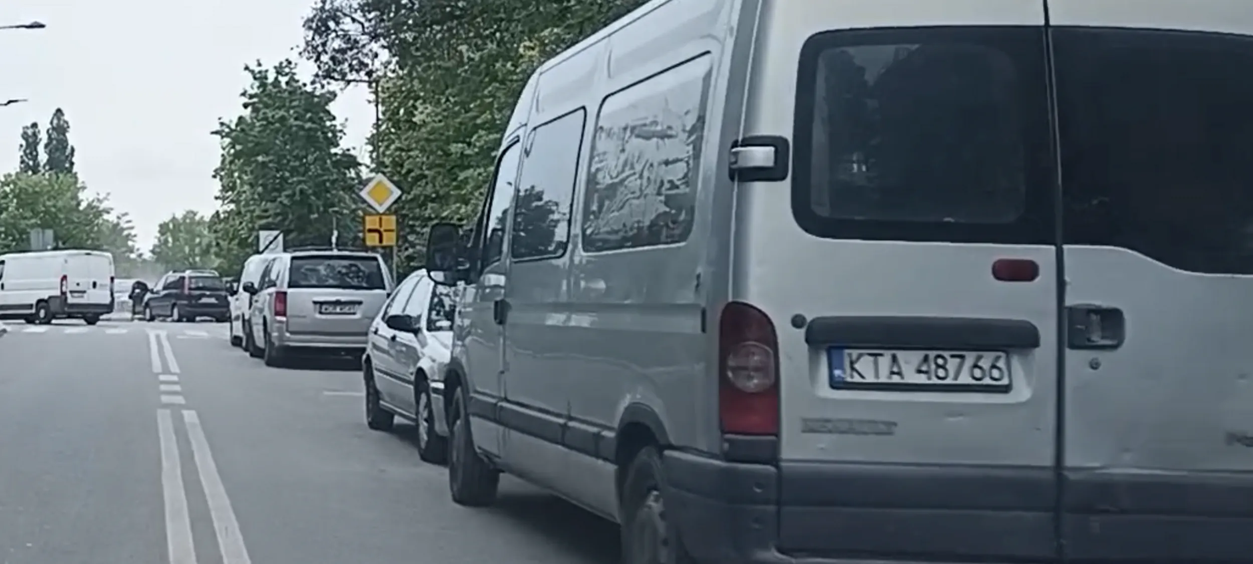 Stanął na zakazie zatrzymywania się i postoju