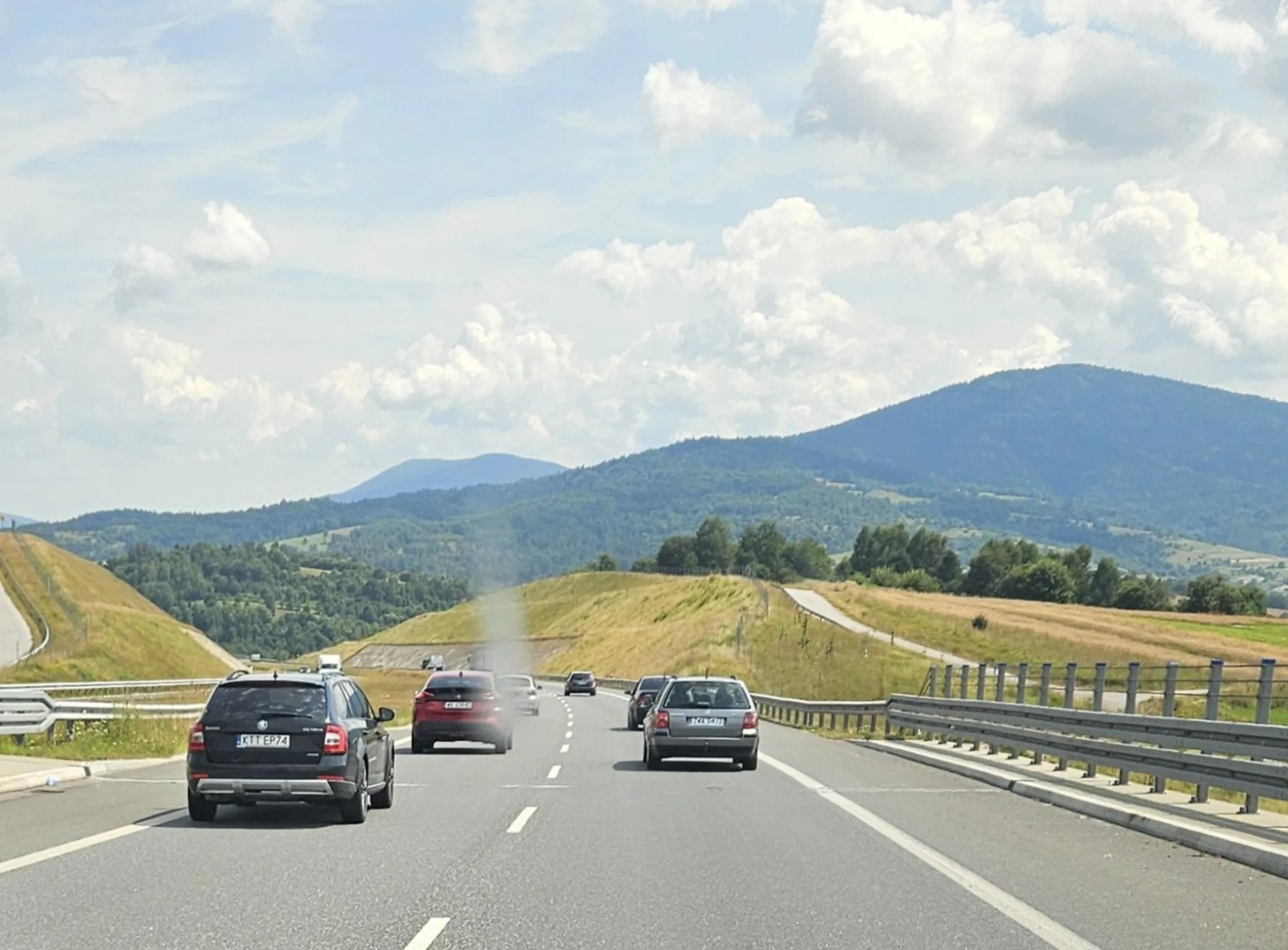 Buraczek co najeżdża na zderzaczek