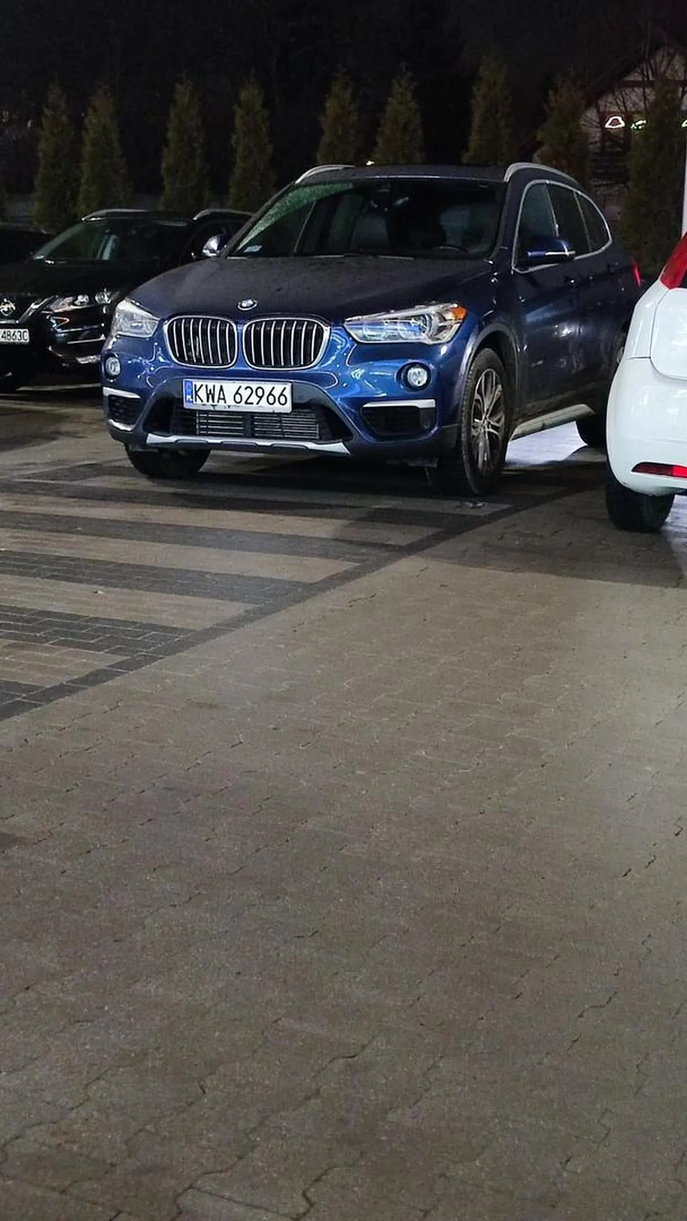 Co się będą marnować pasy dla jakiś pieszych. Przecież CCC jest otwarte jeszcze tylko 6h