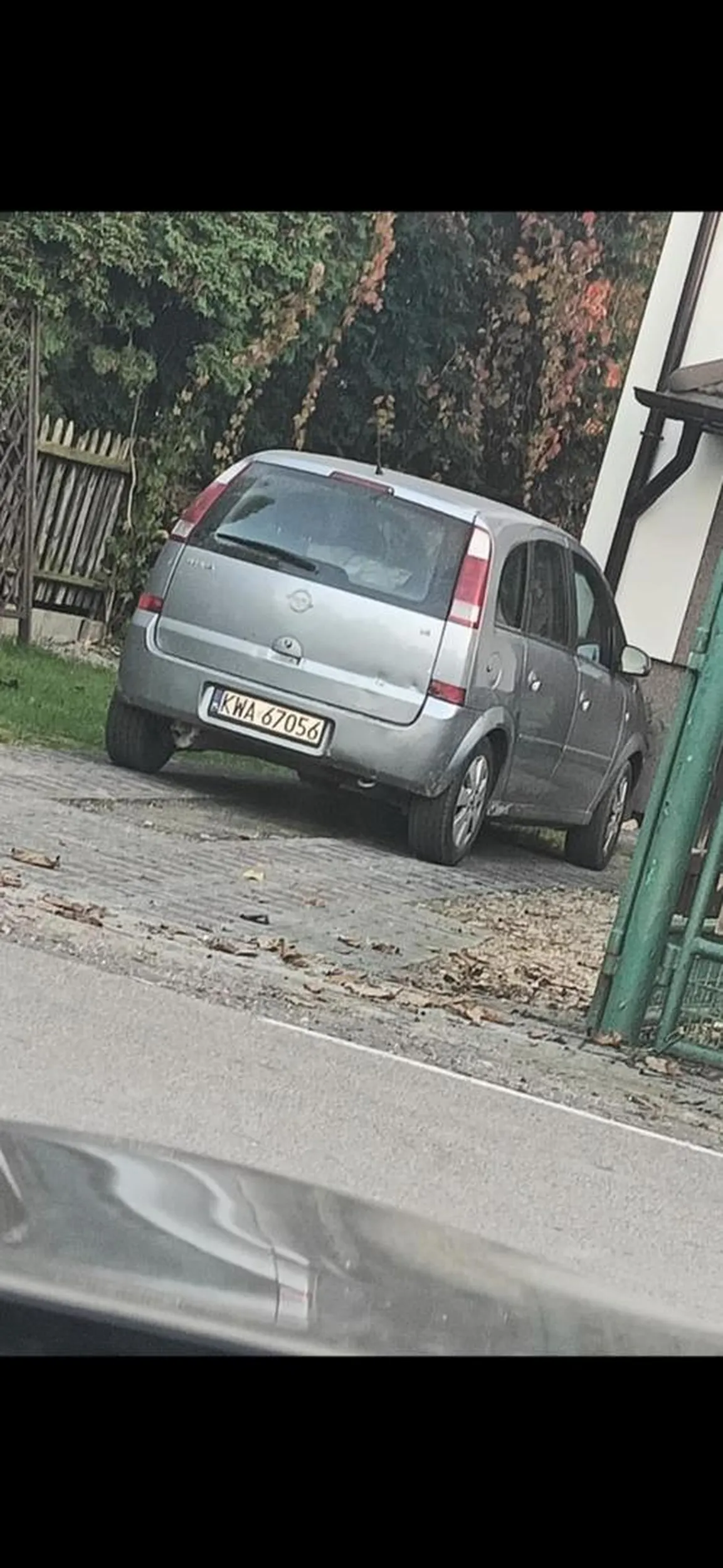 Przyjeżdża do Kobióra na Wróblewskiego dupczyć obce baby