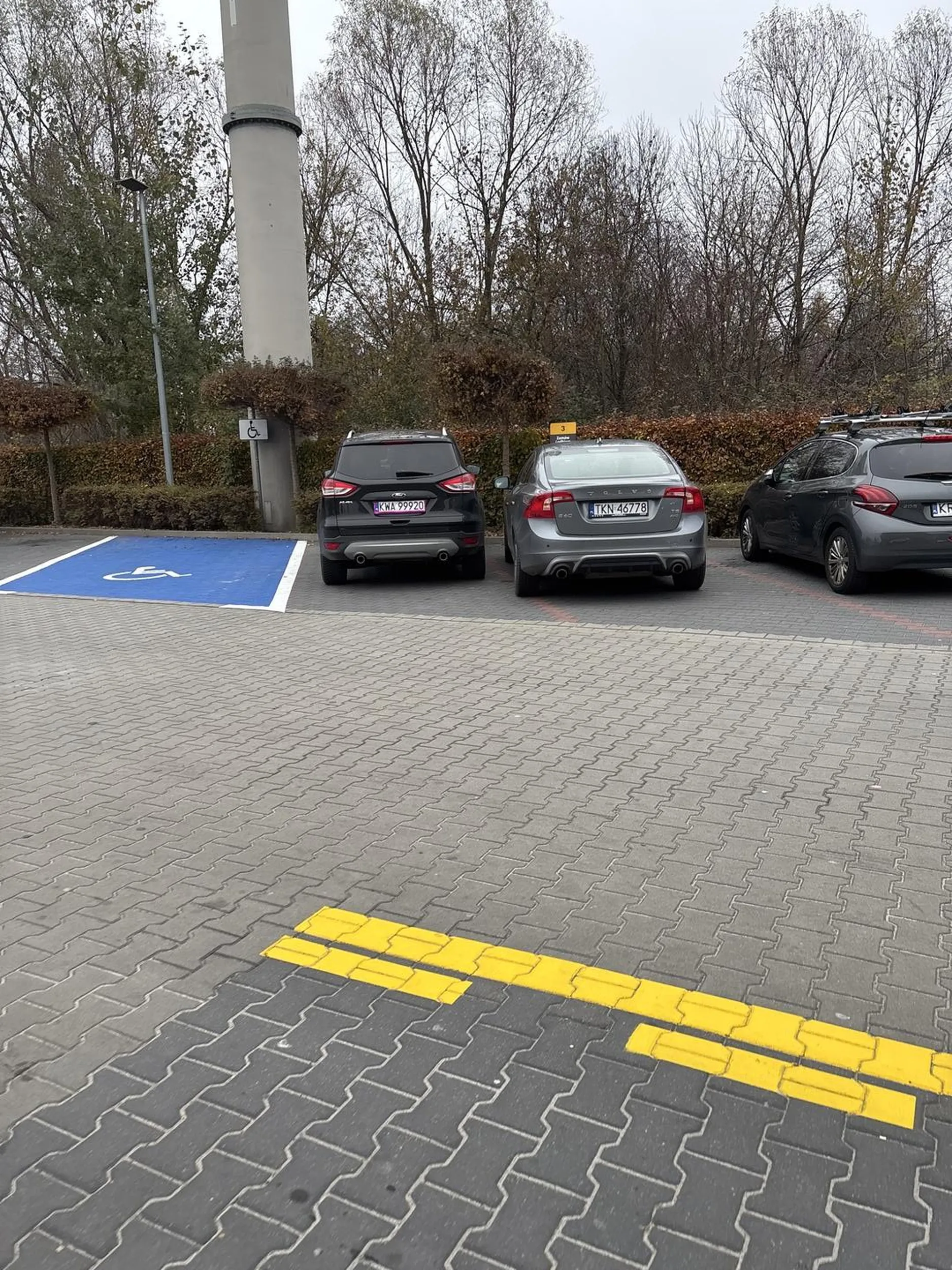 Kolega ma problem z parkowaniem