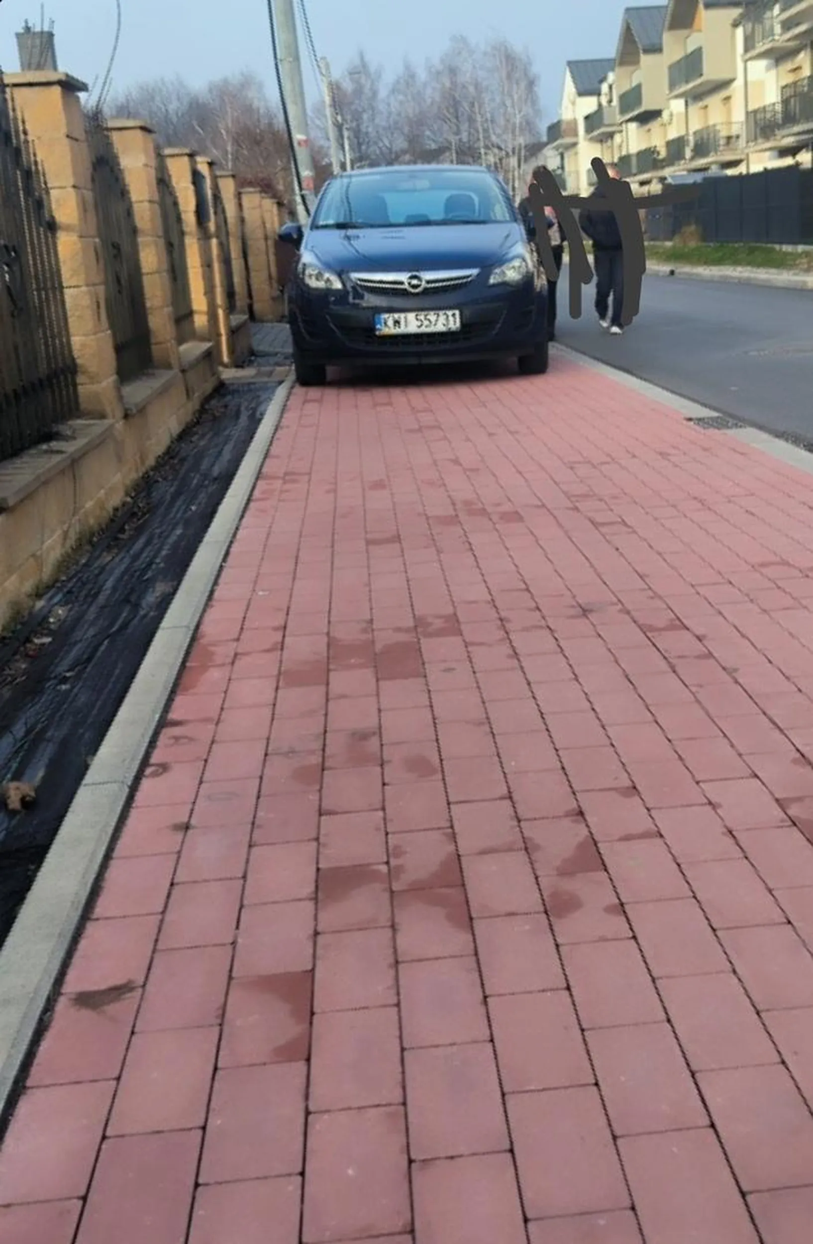 Zastawiony cały chodnik