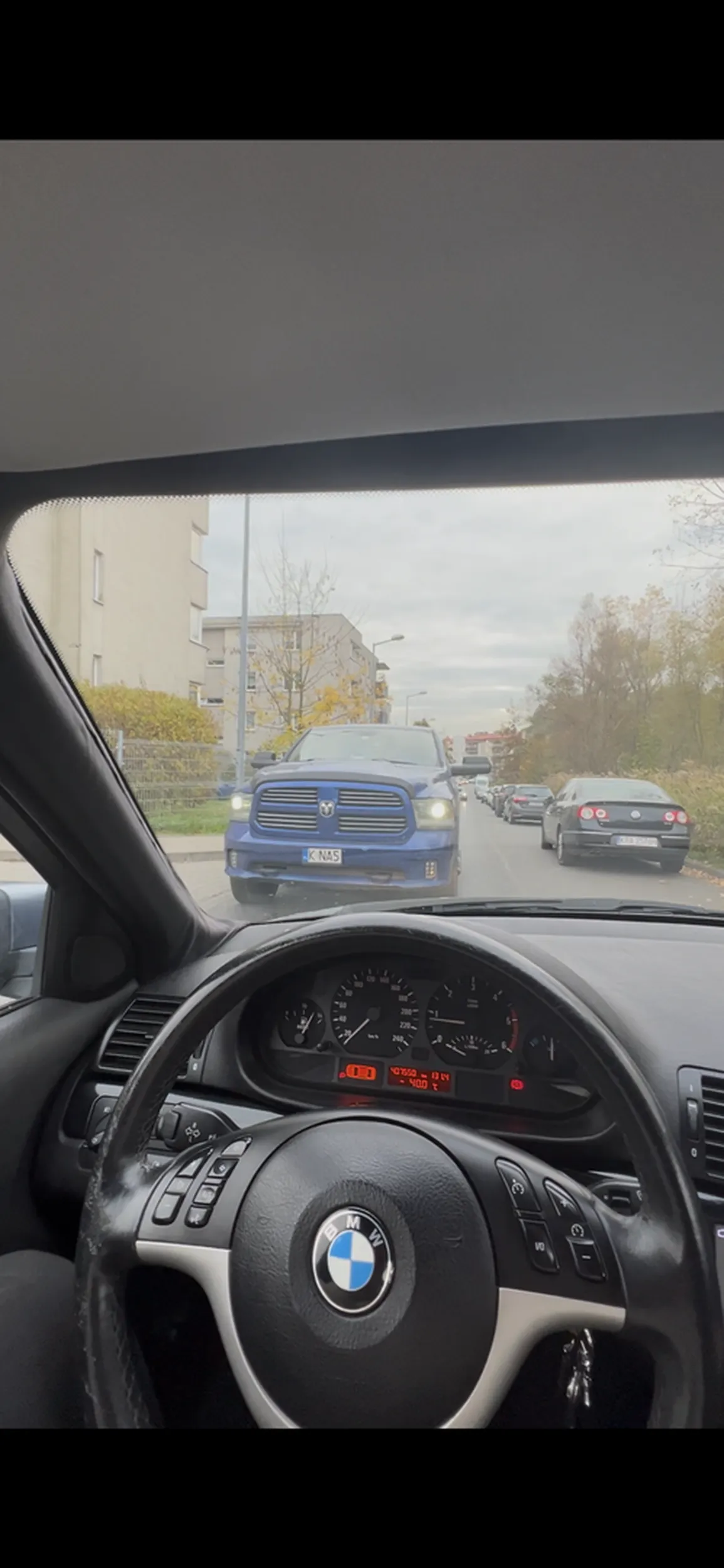 Gosć ma cos nie pokolei w głowie. Zatrzymał cały ruch na Anny Szwed   Bo mu nie zjechałam. Dobrze że jestem madrzejsza.