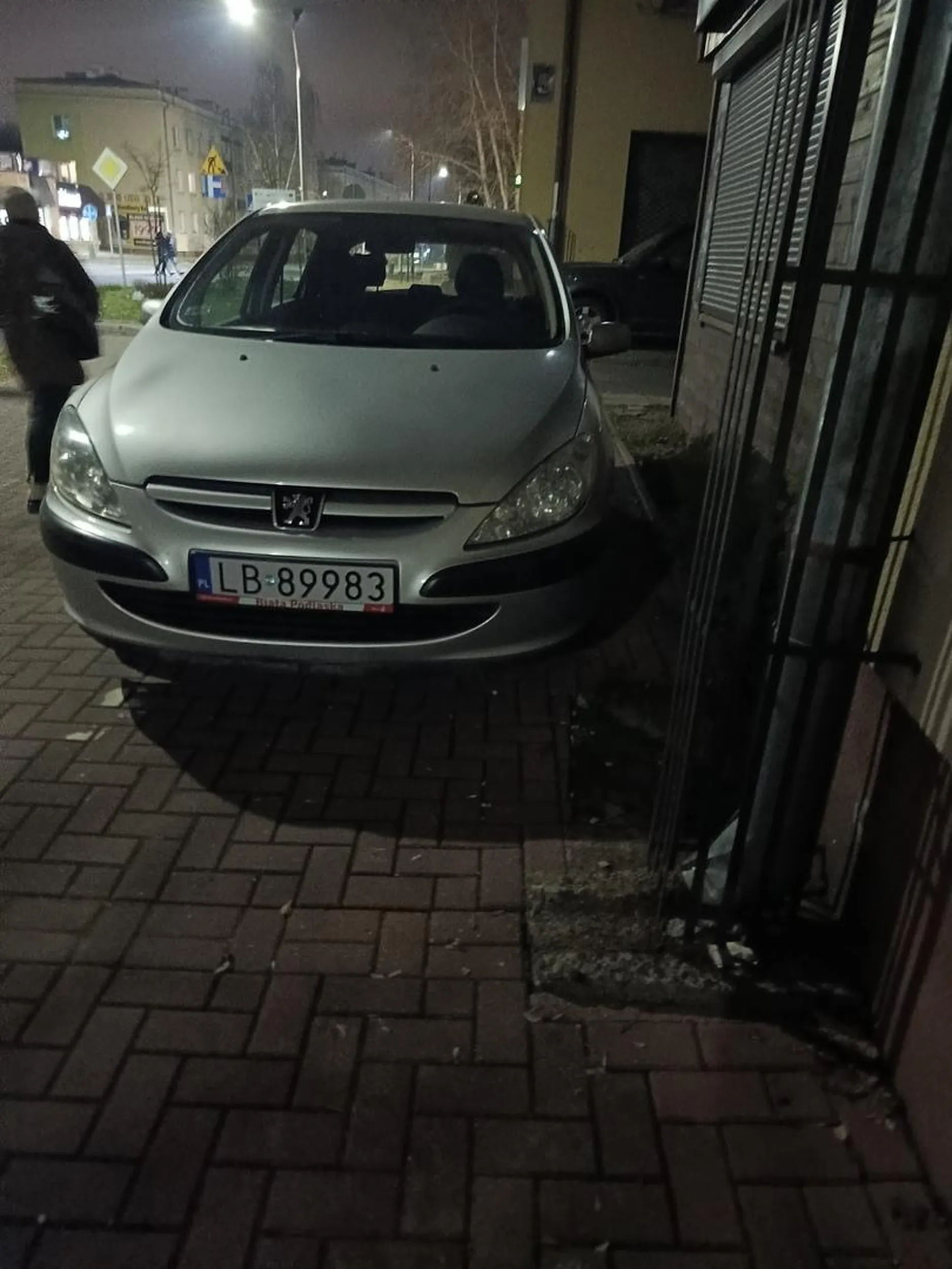 Profesjonalne parkowanie na chodniku