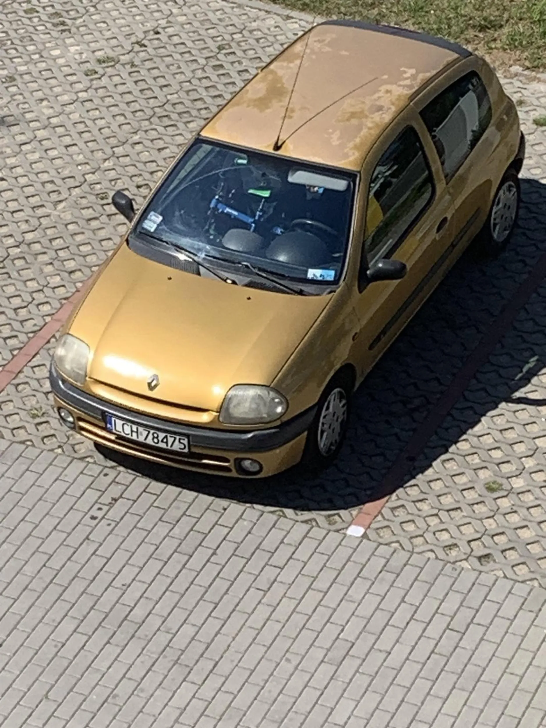 Moja ciocia tym autem jeździła bo stał się straszny wypadek 03.10.2024