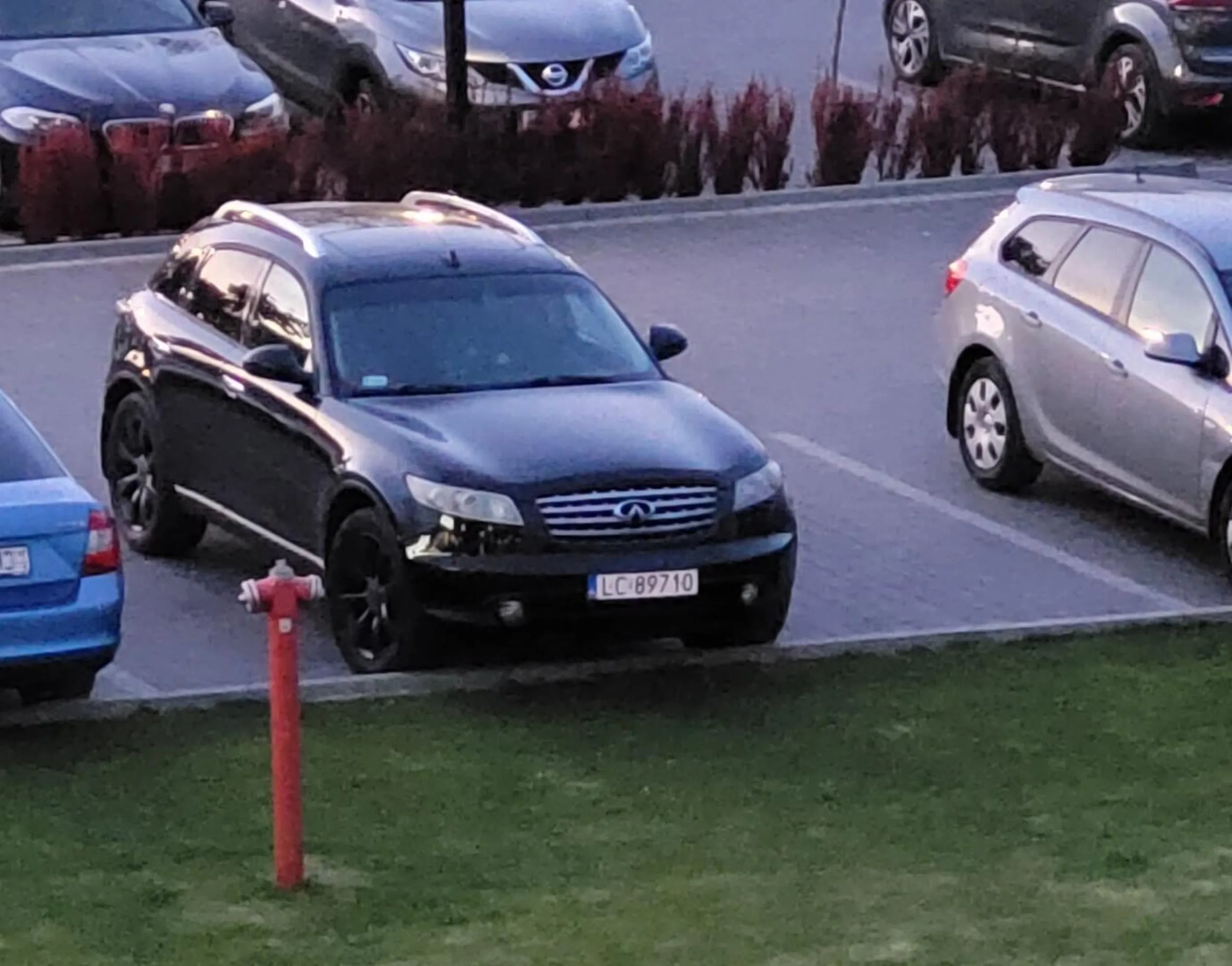 Po co zajmować tylko jedno miejsce, skoro można dwa.