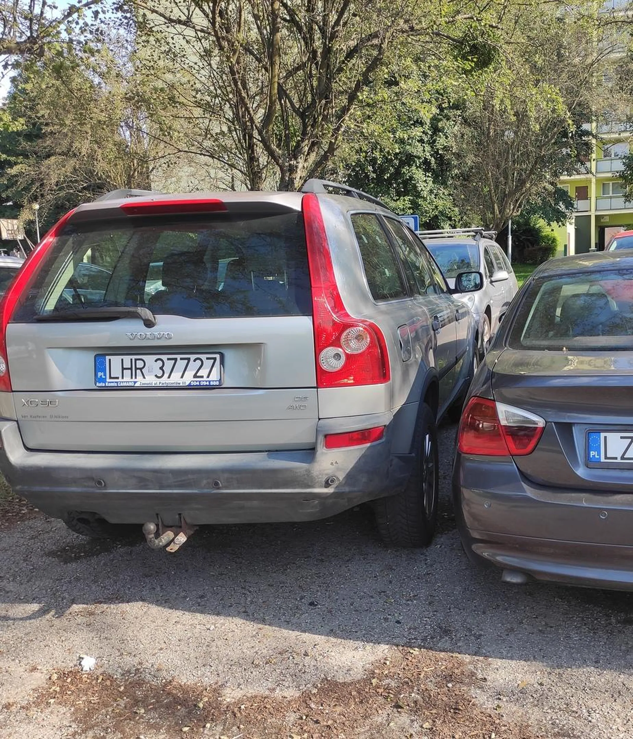 Człowieku naucz się parkować , samochód zaparkowany że nie da się wsiąść nawet do samochodu