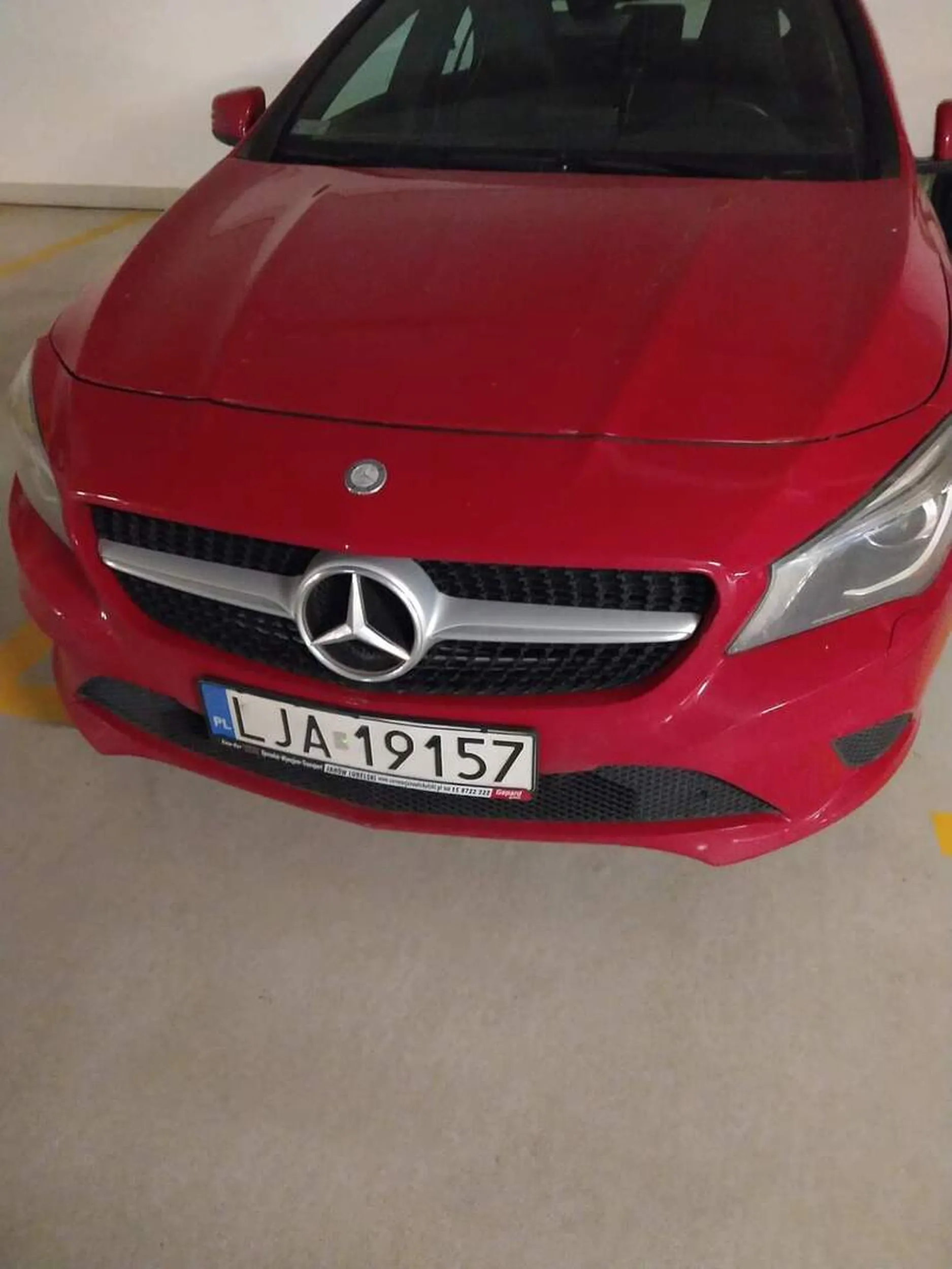 Proszę o pilne opuszczenie miejsca parkingowego.