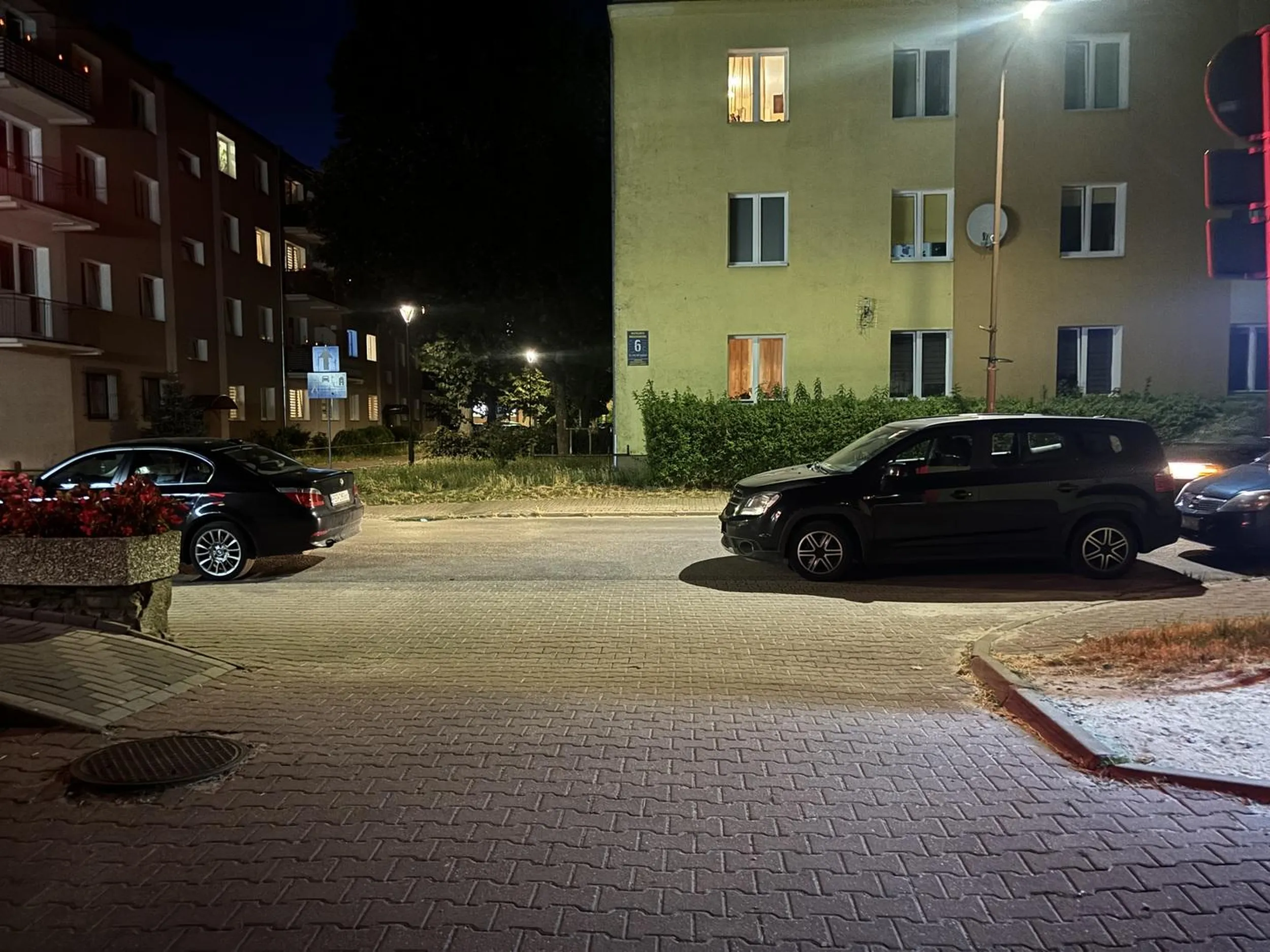 Parkowanie wykonane przepięknie.