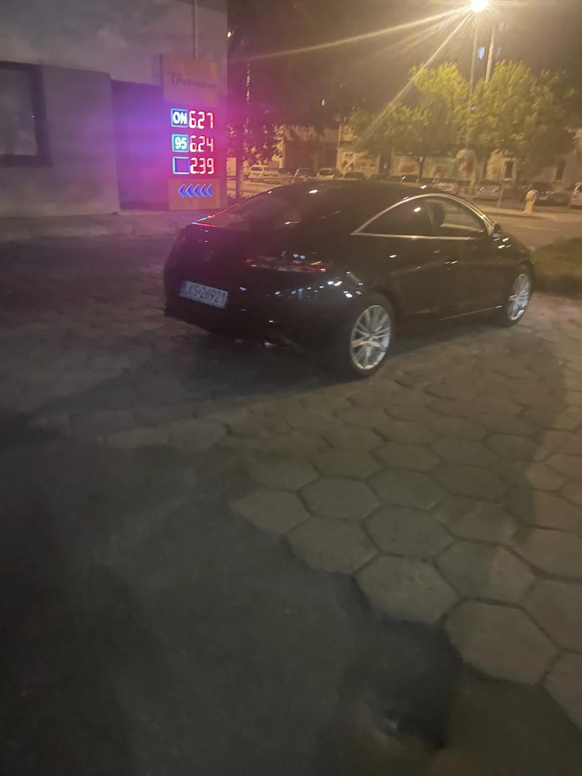 Myślenie nie boli, ciężko się kawałek przejść do sklepu tylko utrudniać wjazd samochodom ciężarowym a potem płacz że zachaczyl