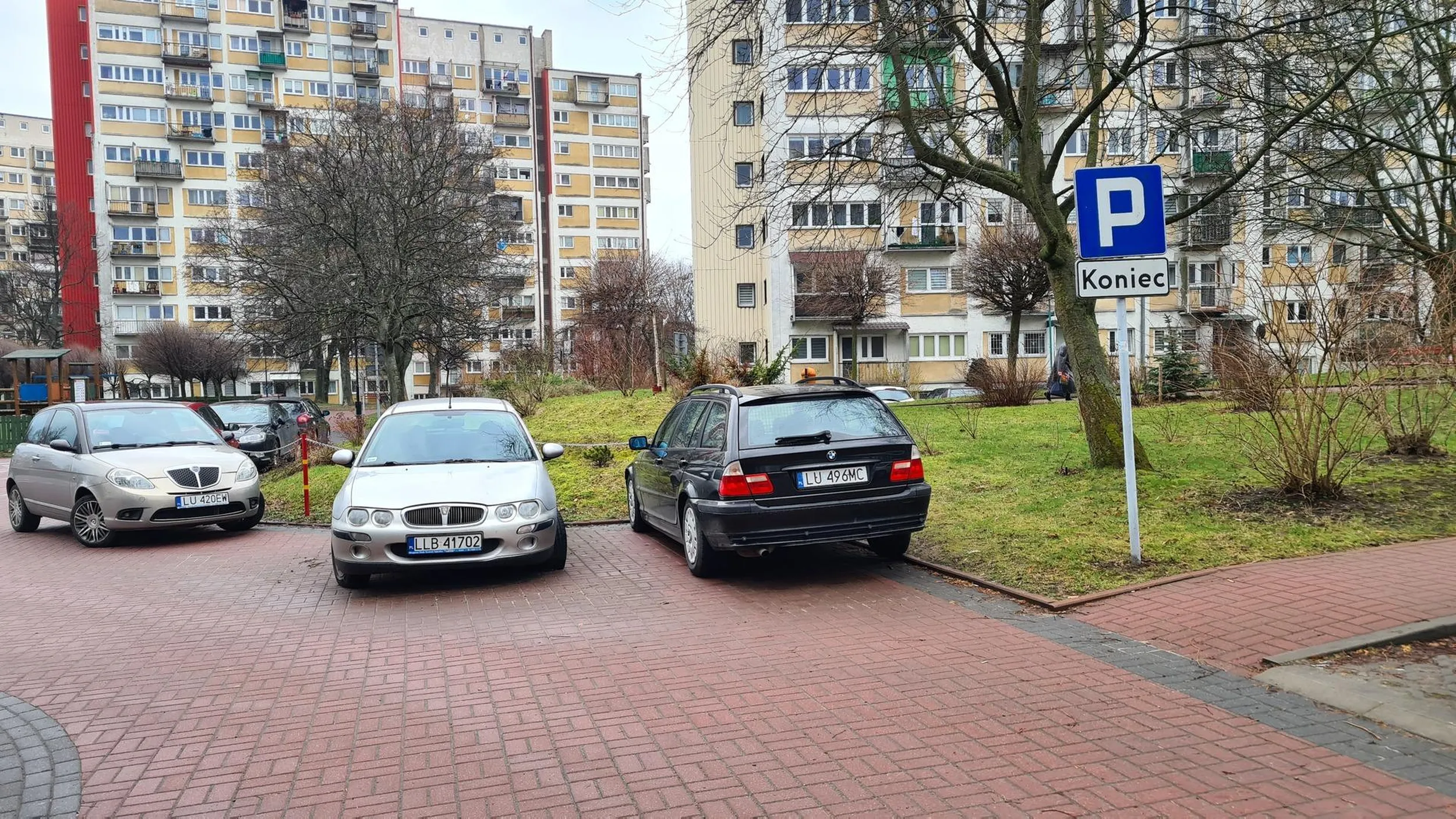 Koniec parkingu. Strefa zamieszkania