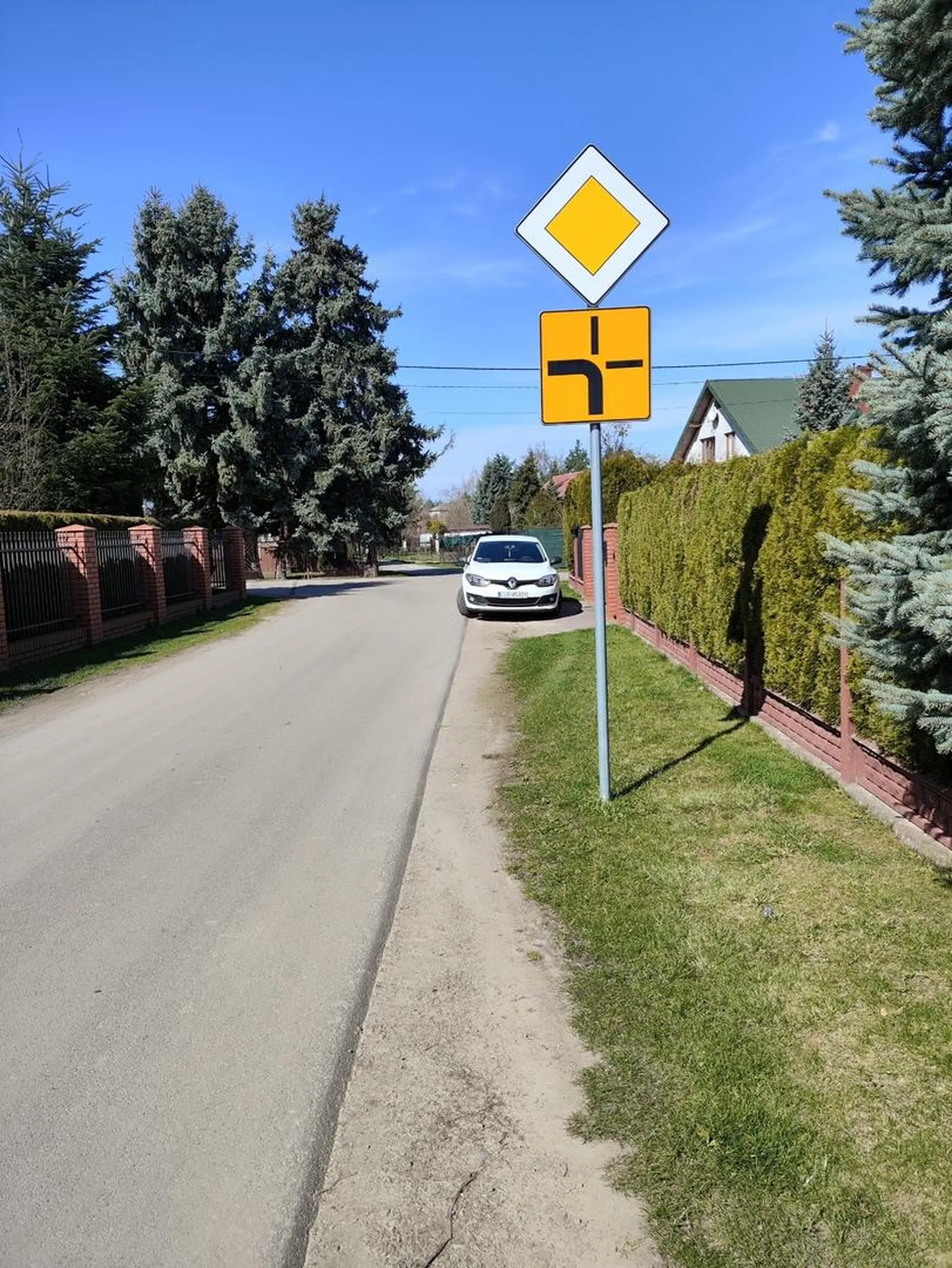 Jak się nie umie myśleć to się parkuje na skrzyżowaniu.