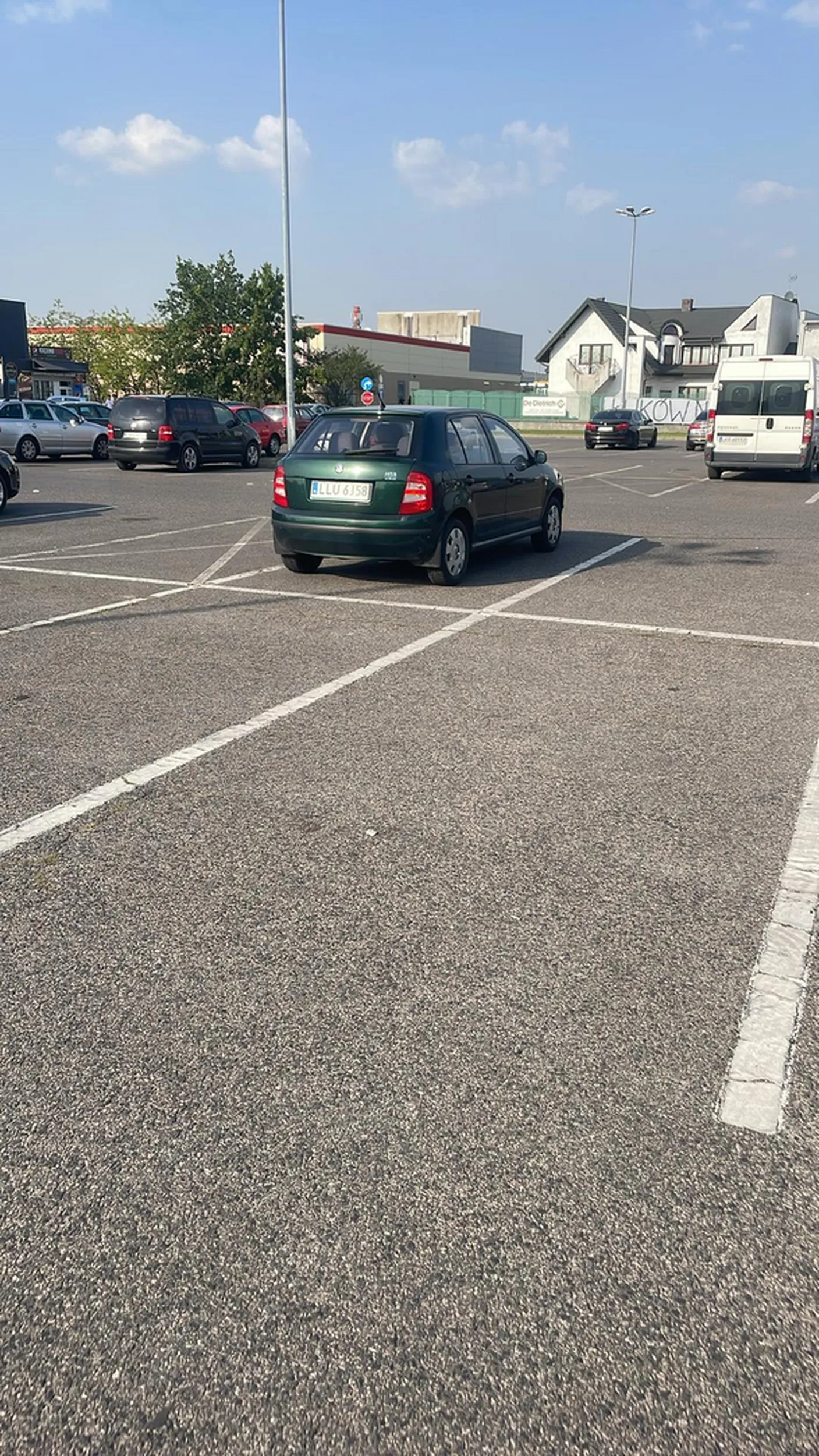 Syn ukradł mi samochód aby pojechać nim do szkoły! Skandal w biały dzień. JAKUB TY DRANIU ODDAJ MI AUTO!