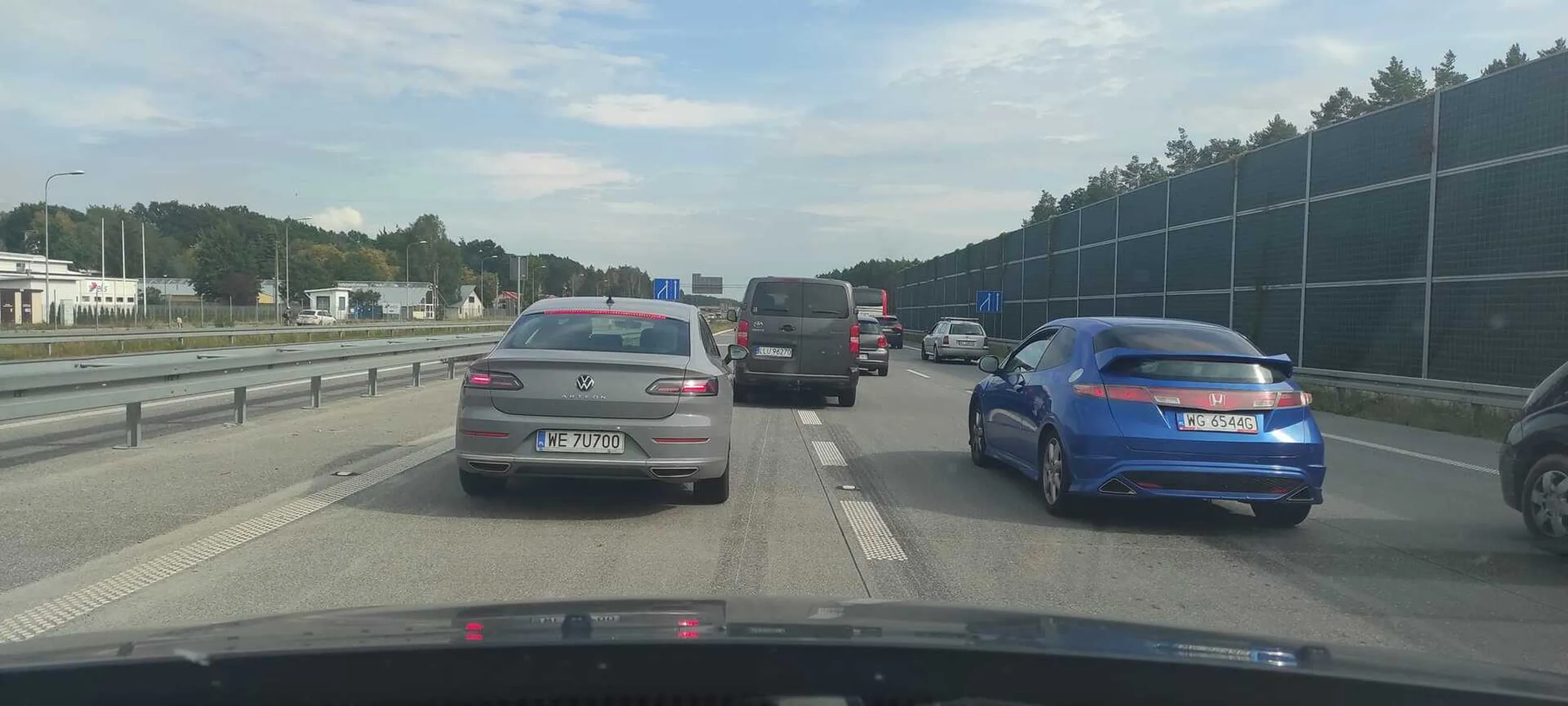 Menda, gnida szeryfująca