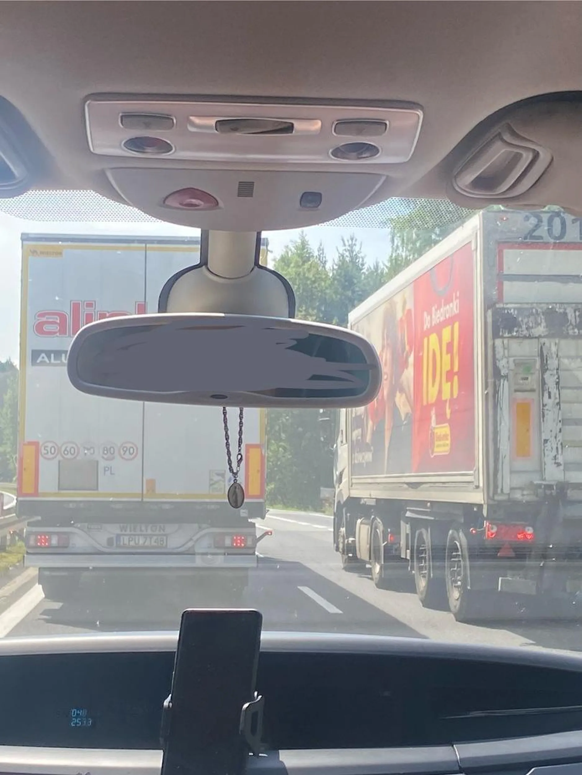 Wyprzedzanie zestawem ciężarowym innych pojazdów