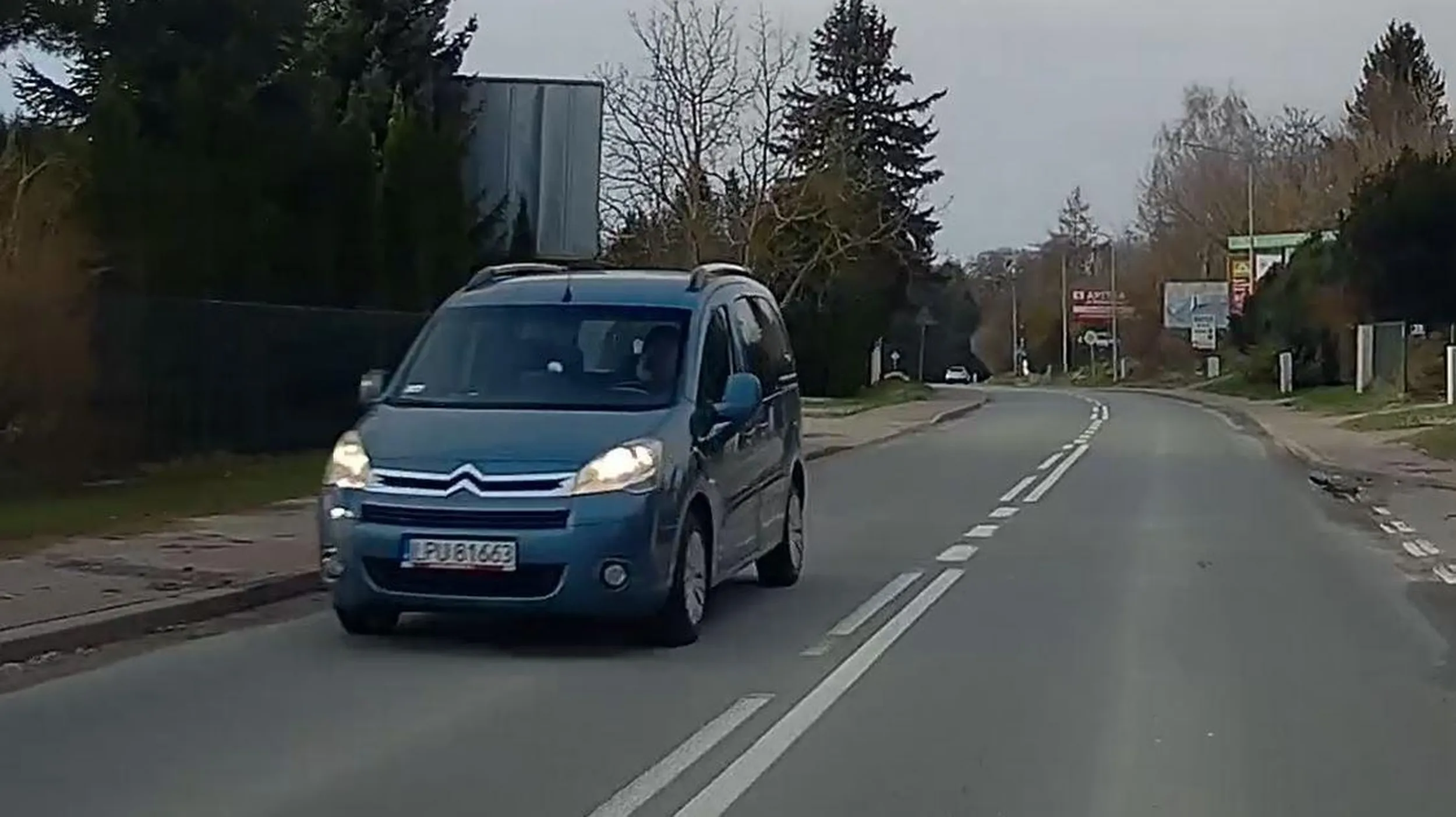 nie gadaj przez telefon jak jedziesz bo możesz kogoś zabić