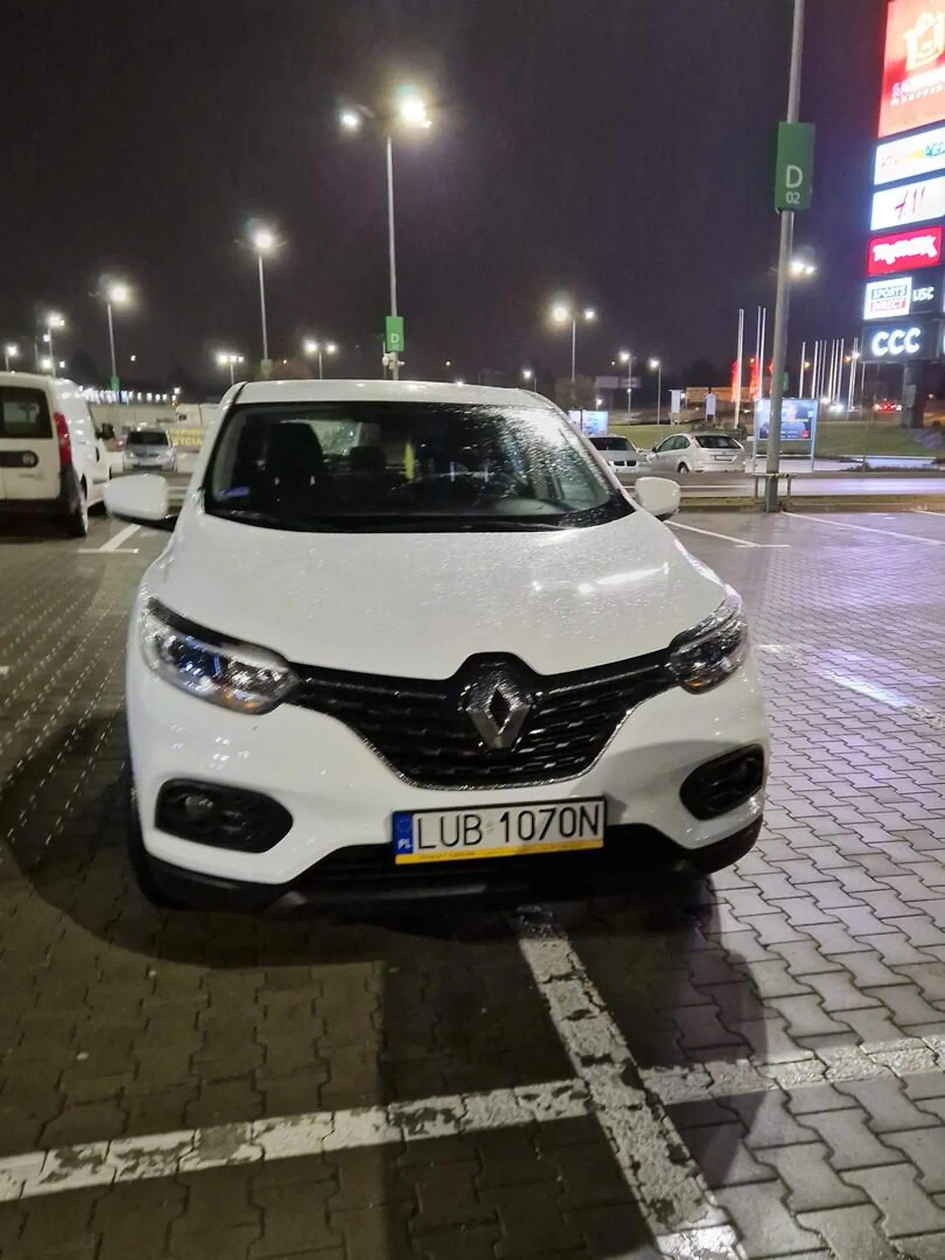 W przedszkolu już ćwiczy się kolorowanie do linii. Proponuję powrót do przedszkola.