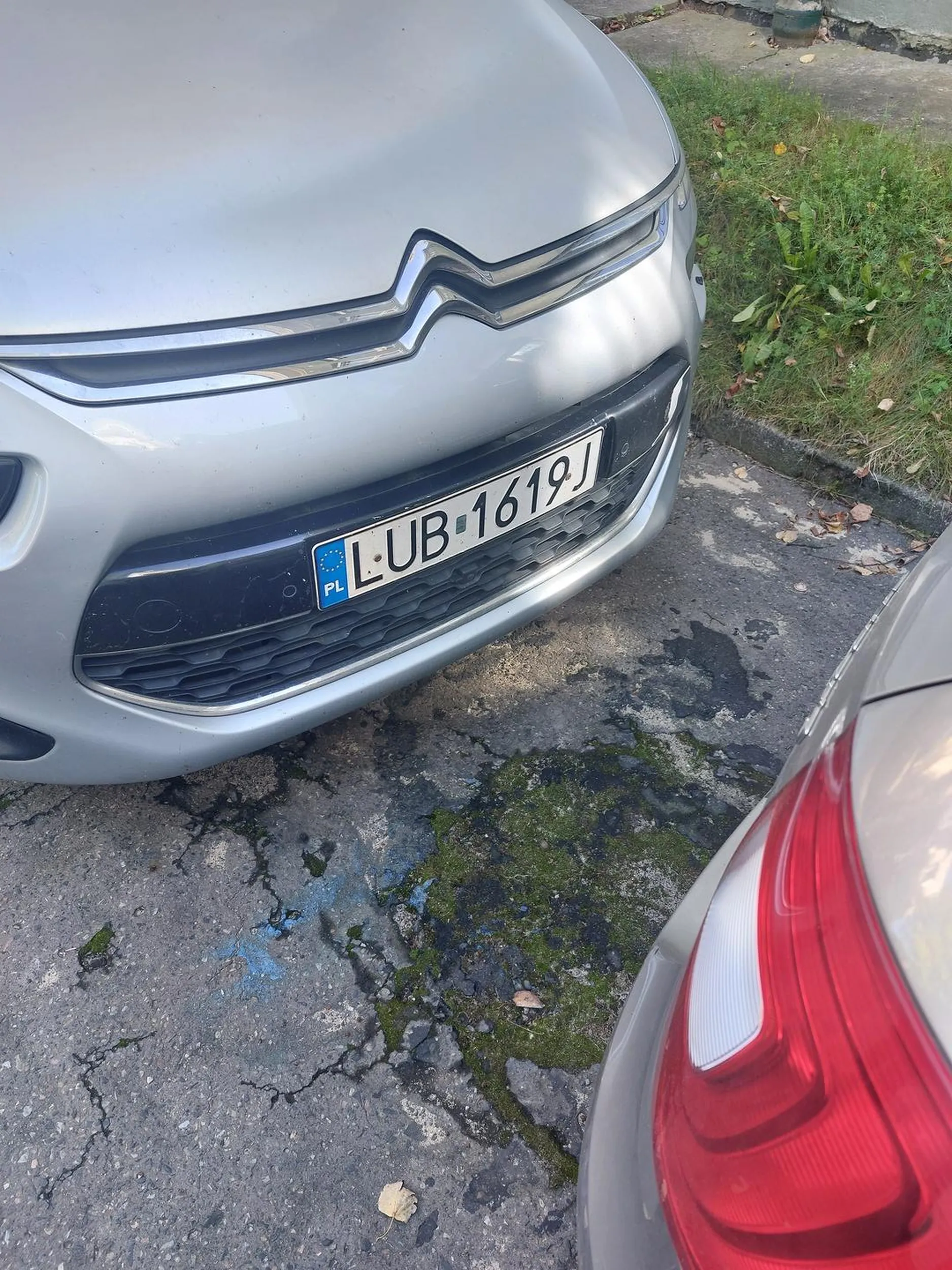 Stajesz pan jak ch. zastawiłeś mnie nie zostawiłeś żadnej kartki i jeszcze mi awanturę robisz, wielki pan profesor UP