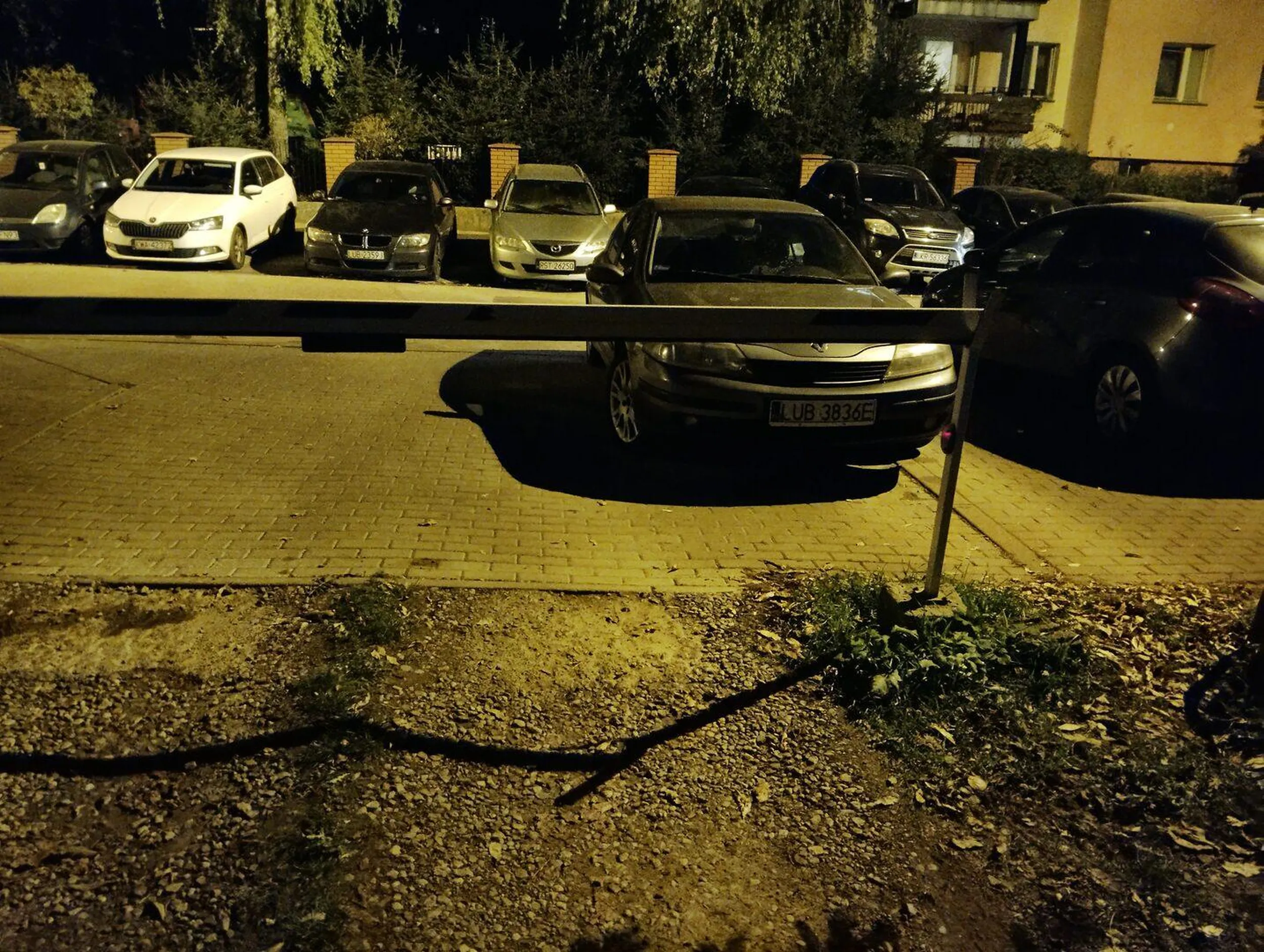 Na wjeździe się nie staje