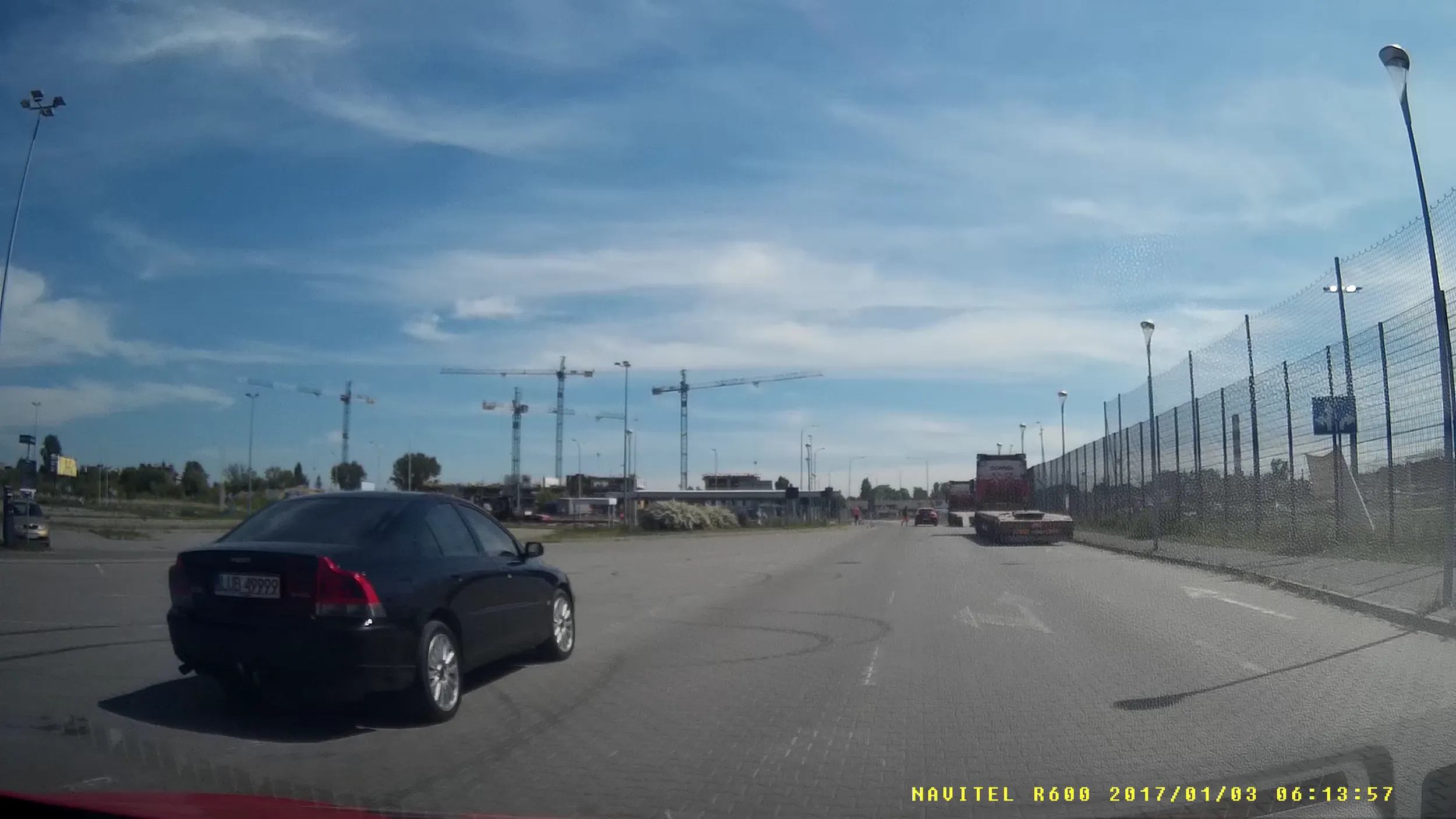 Zadzwoń i przeproś. Film z twojego "wyczynu" wyprzedzania zawracającego pojazdu na Arenie trafi na Policję